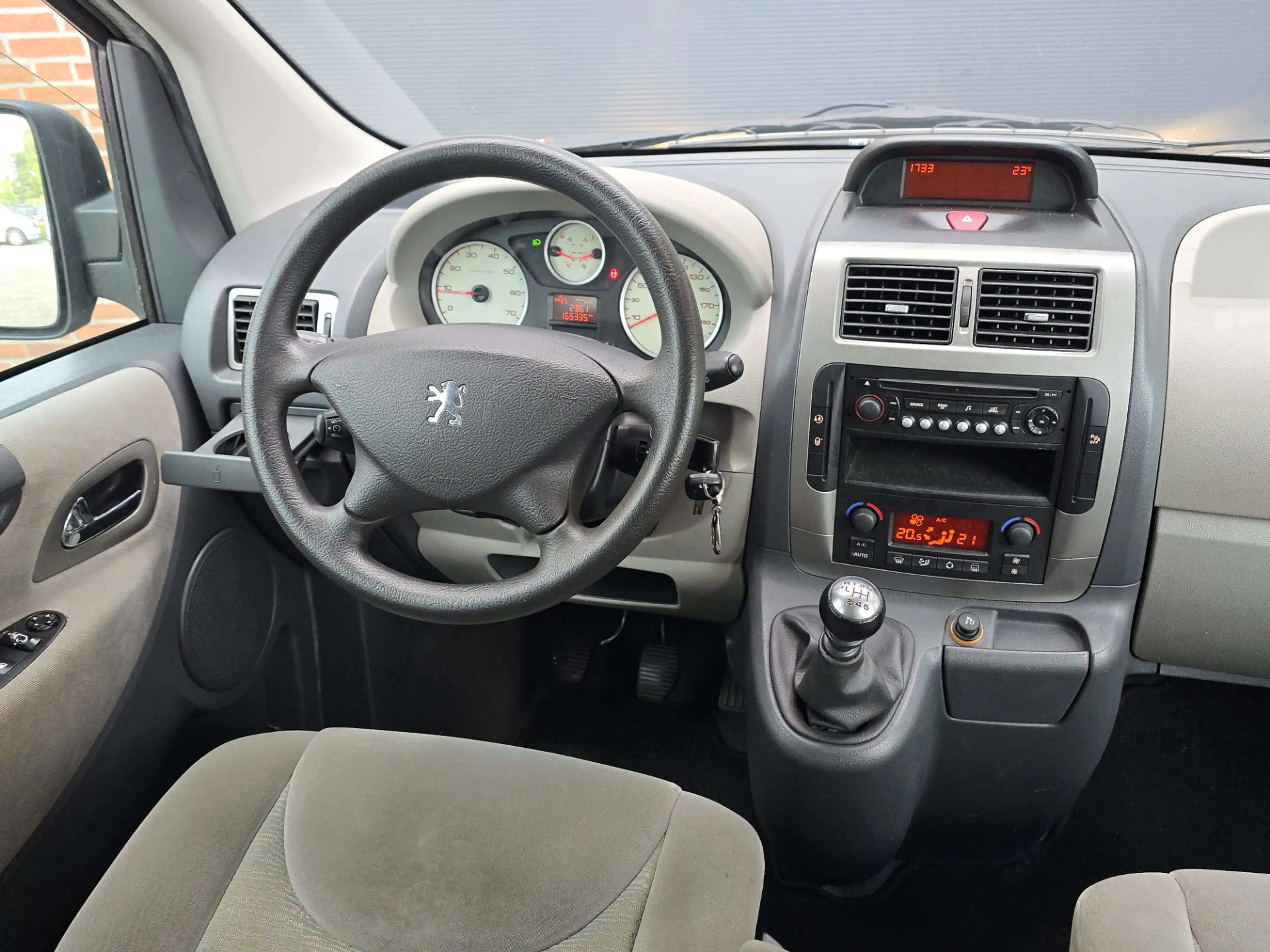 Peugeot Expert Tepee 2.0 HDI XT L1 8p |Nap |Clima |Cruise |Trekha — photo 2