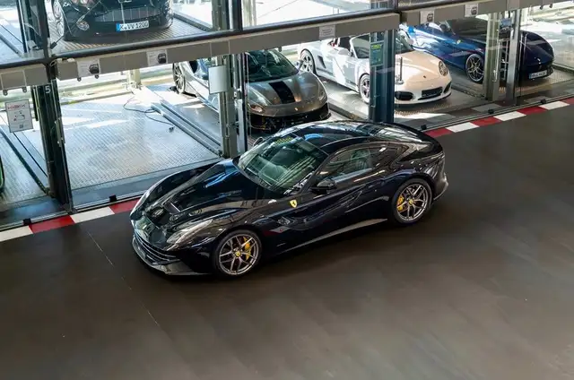 Ferrari - 19.600KM - Werksgarantie 04/2028