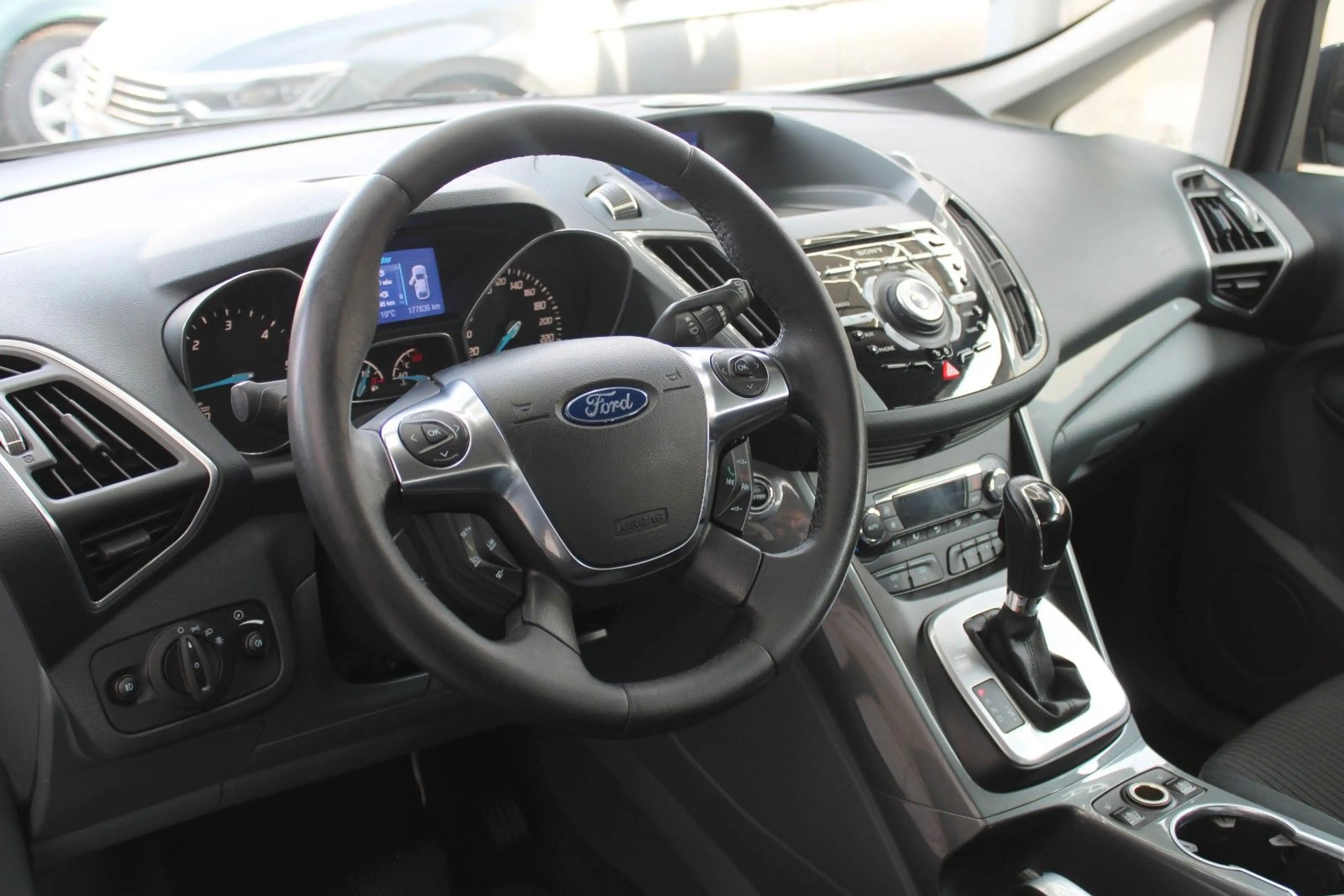 Ford Grand C-Max Grand C-MAX Titanium*Automatik*Tüv&Inspektion* — photo 6