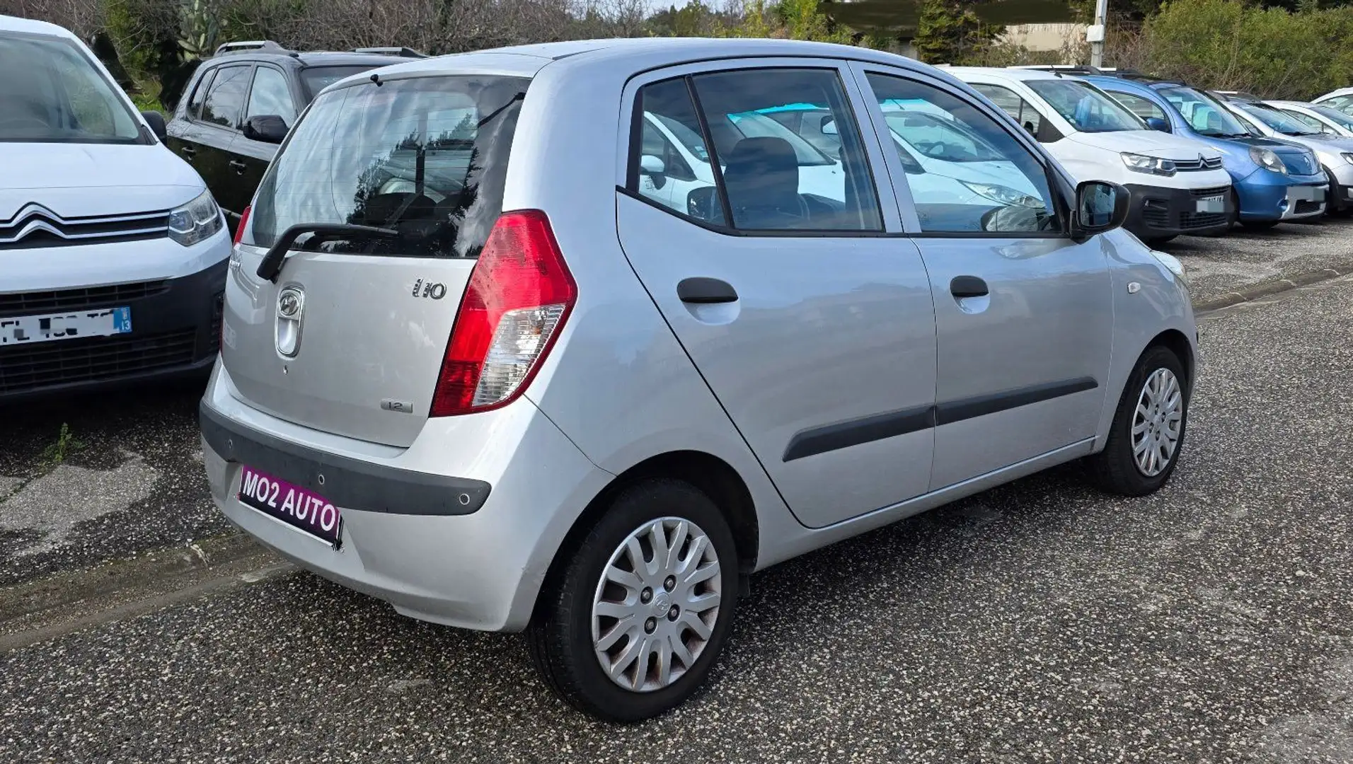 Hyundai i10 53.000kms 1.2 78ch 2011 clim radar de recul... Gris - 2