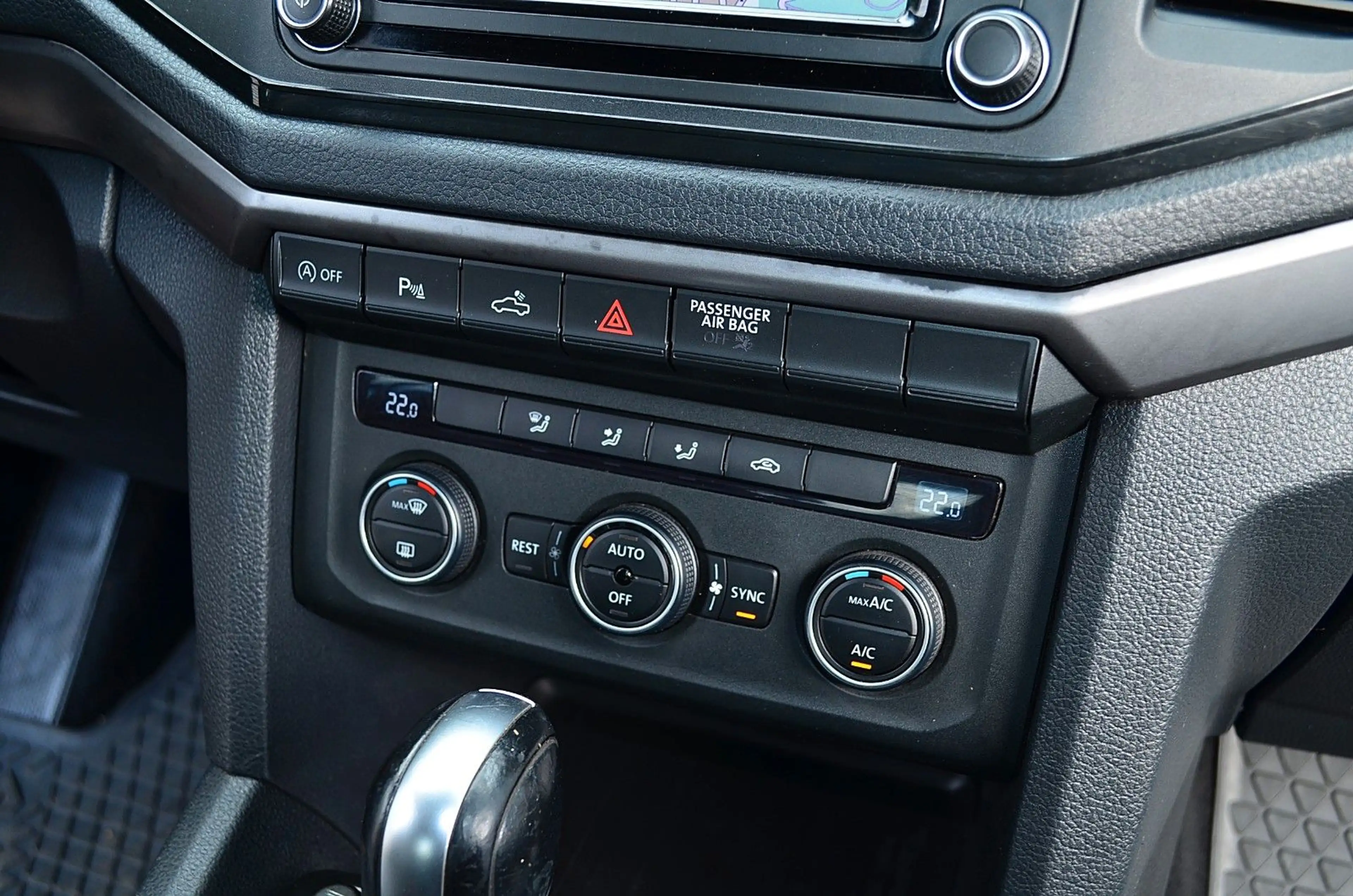 Volkswagen Amarok 3.0 TDI Comfortline 4M NAVI/LEDER/R.KAM — photo 14