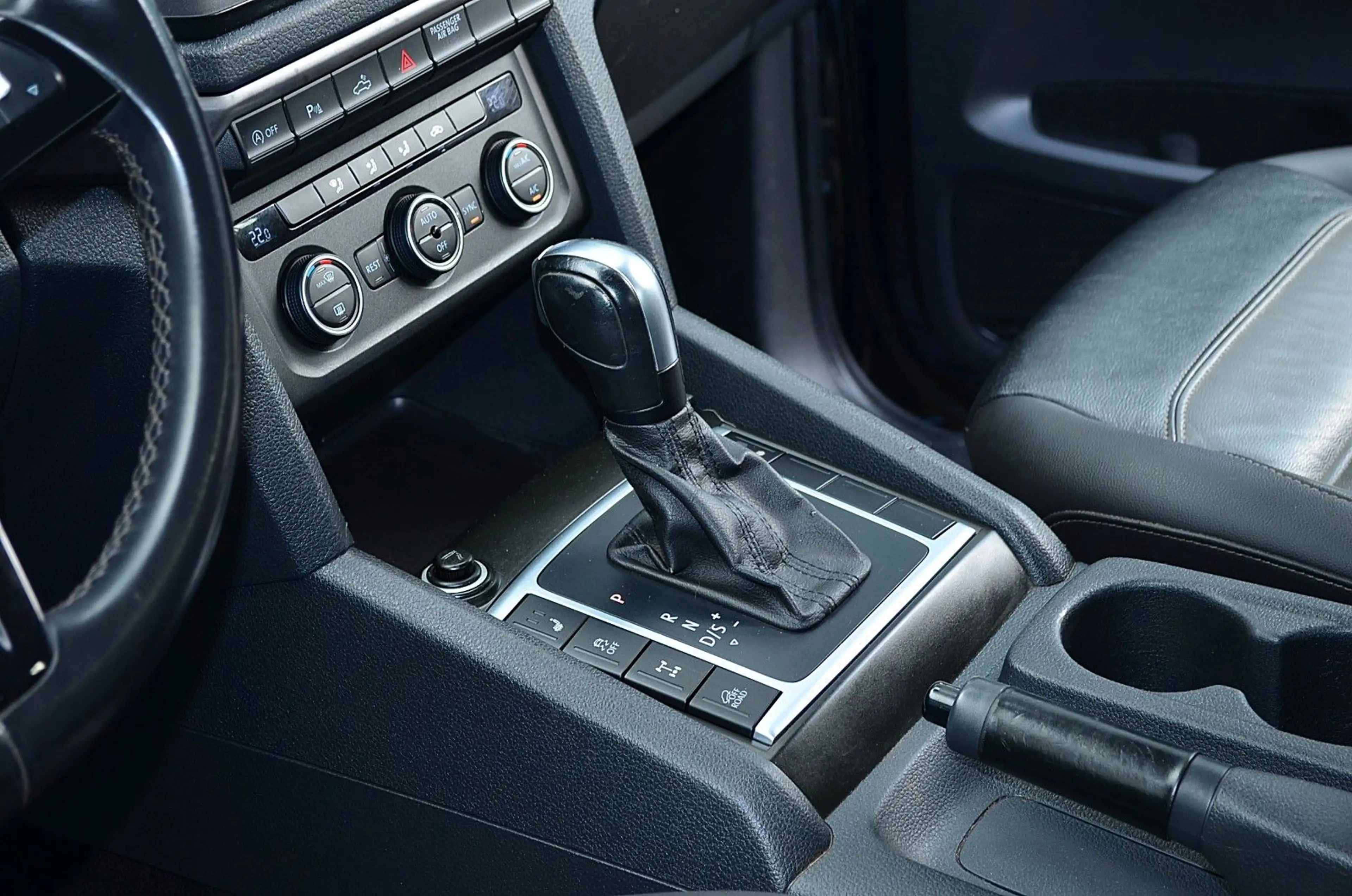 Volkswagen Amarok 3.0 TDI Comfortline 4M NAVI/LEDER/R.KAM — photo 15