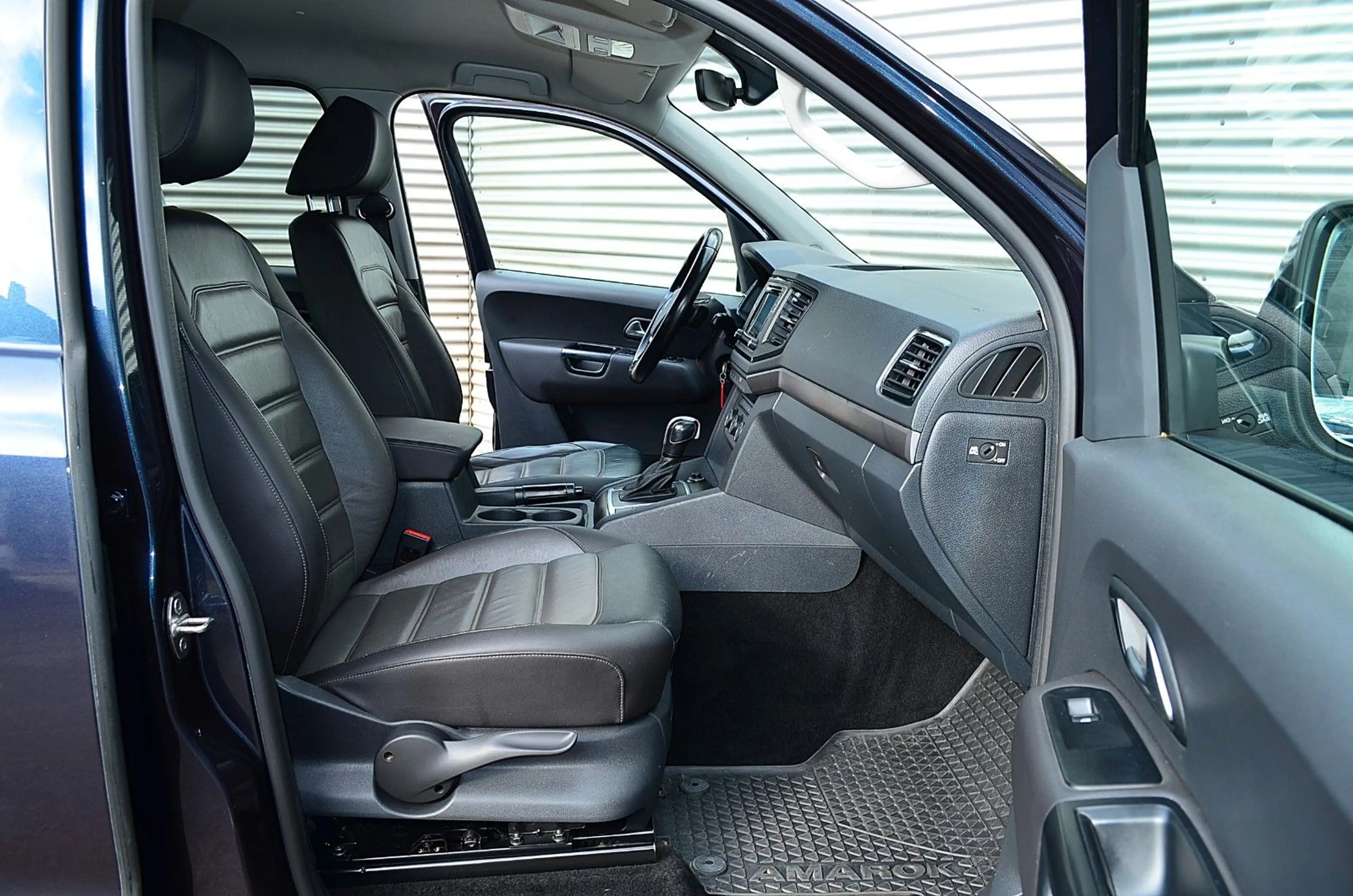 Volkswagen Amarok 3.0 TDI Comfortline 4M NAVI/LEDER/R.KAM — photo 11