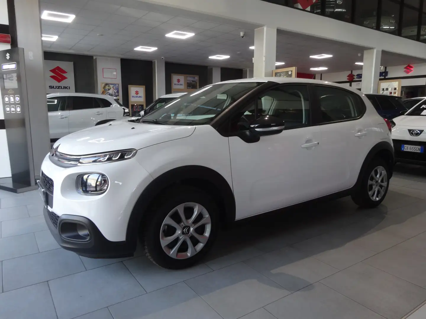Citroen C3 1.2 puretech Feel NEOPATENTATI Blanc - 2