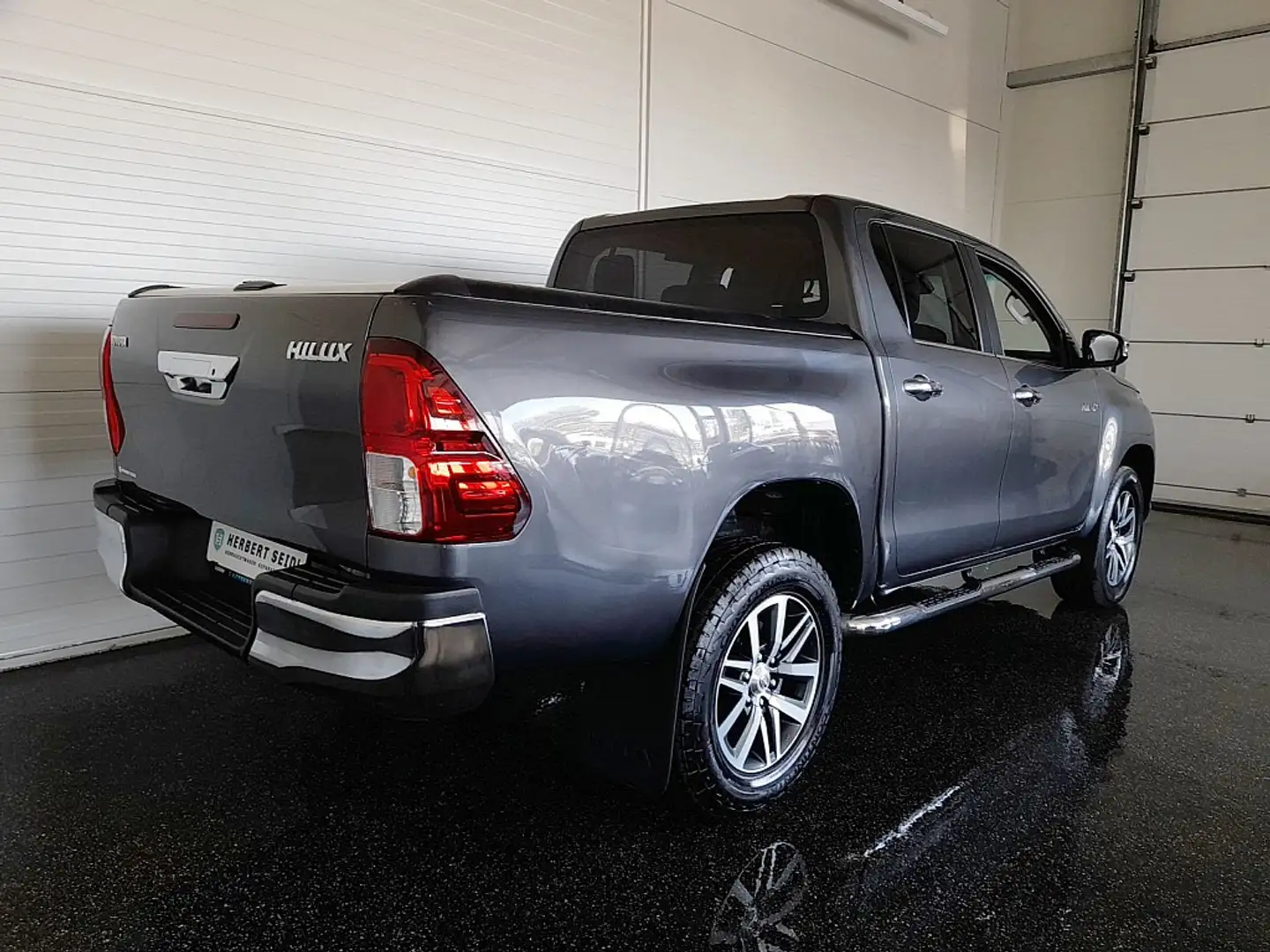 Toyota Hilux LOUNGE 2,4D-4DDouble Cab Aut. 4D *LEDER / NAVI ... Gris - 2