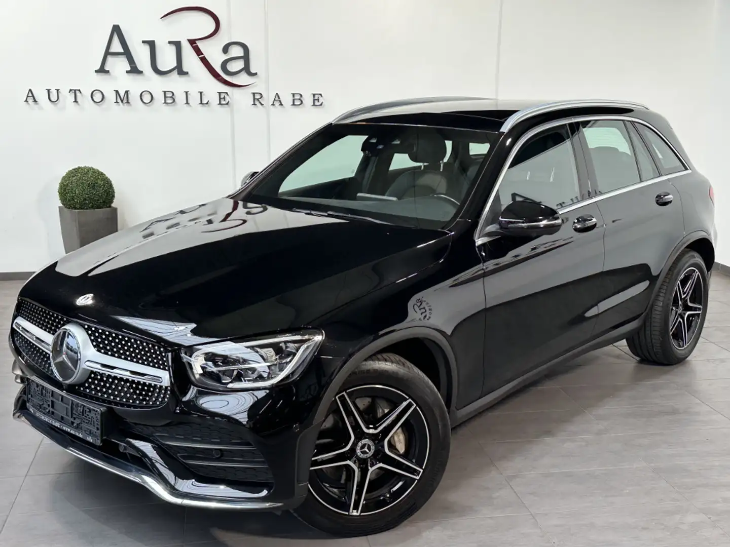 Mercedes-Benz GLC 300 4Matic AMG-Line NAV+LED+AHK+PANO+360°+PP Schwarz - 2
