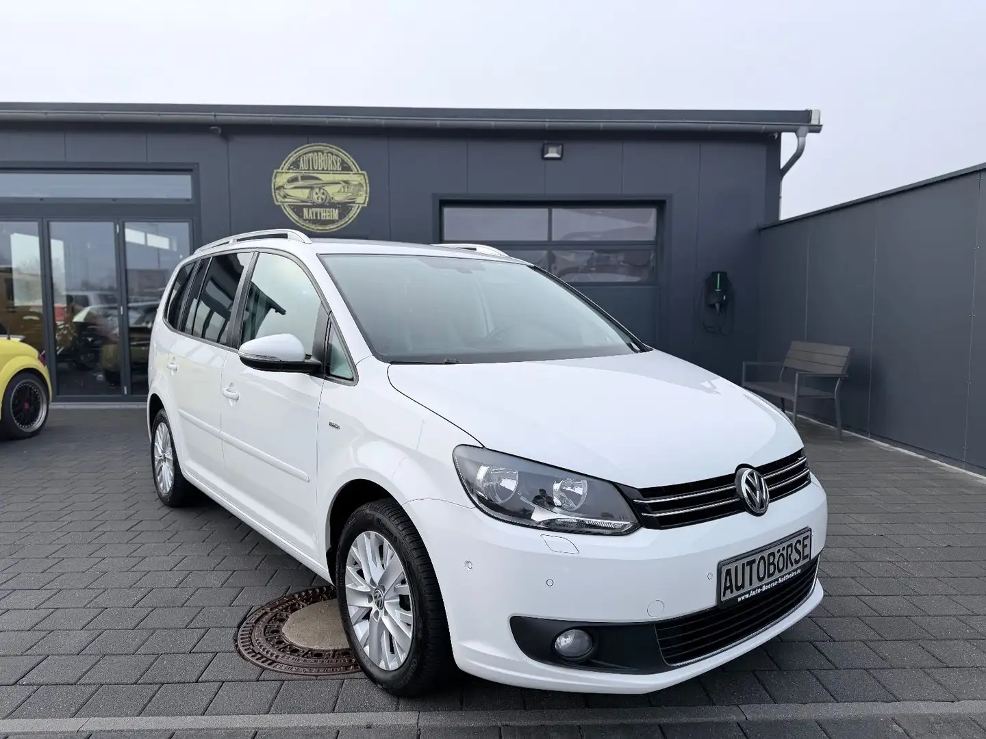 Volkswagen Touran Life*2. Hand*Navi*SZH* Weiß - 1