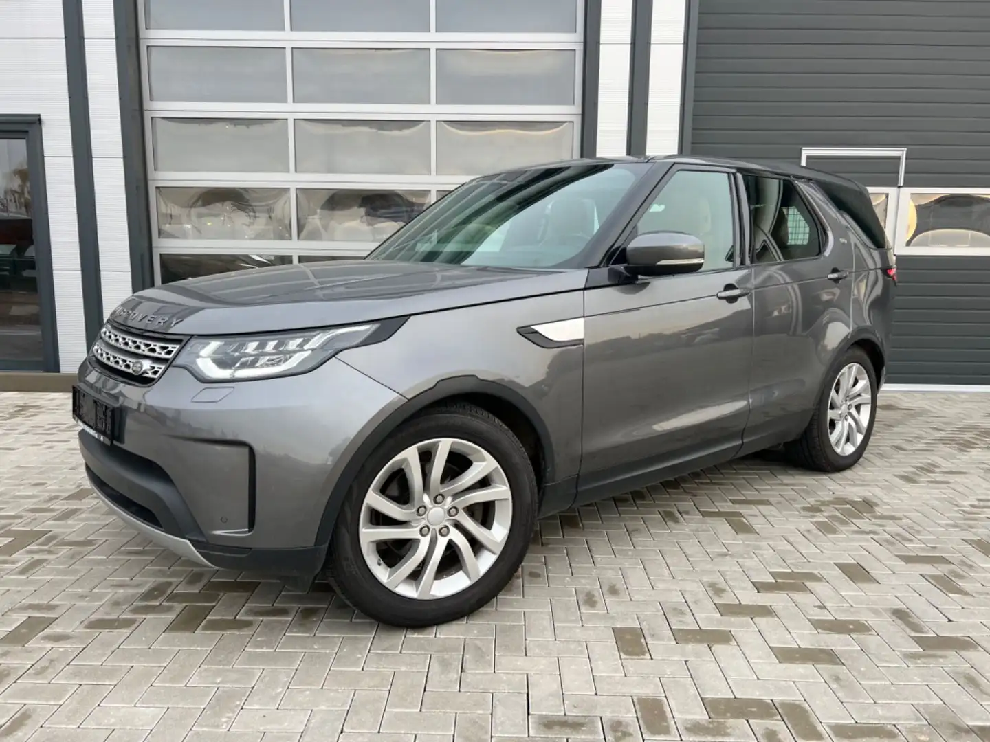 Land Rover Discovery 2.0 SD4 Pano/Kamera/Leder/Median Gris - 1