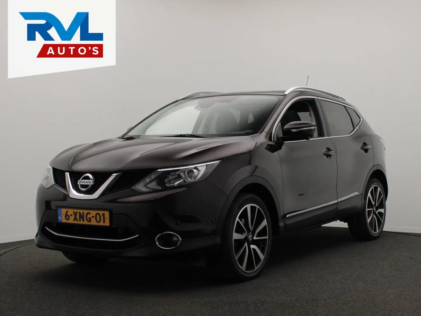 Nissan Qashqai 1.2 Premier Edition Trekhaak Panoramadak Keyless C Paars - 1
