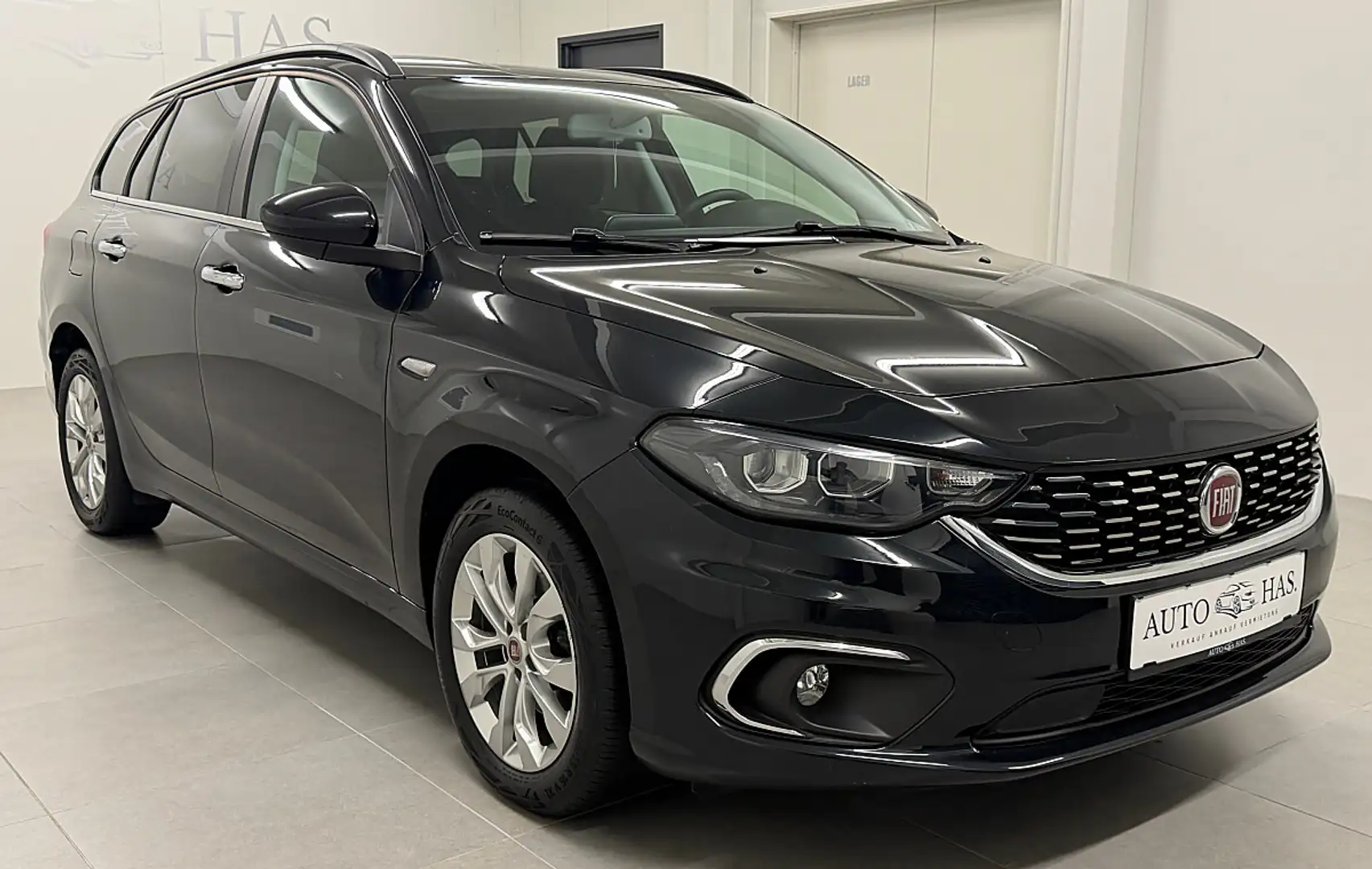Fiat Tipo 1.6 Multijet Lounge Plus*8Fach*Navi*ACC* Schwarz - 2