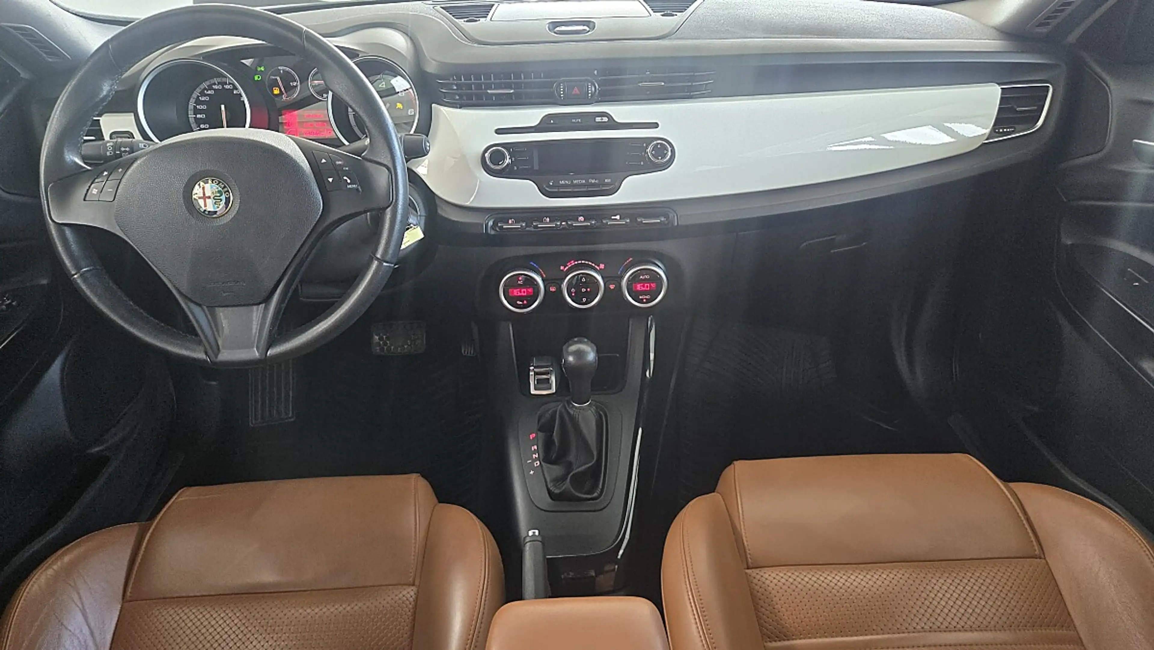 Alfa Romeo Giulietta 2,0 JTD Multijet II Distinctive TCT --TOLLE EDI... — photo 4