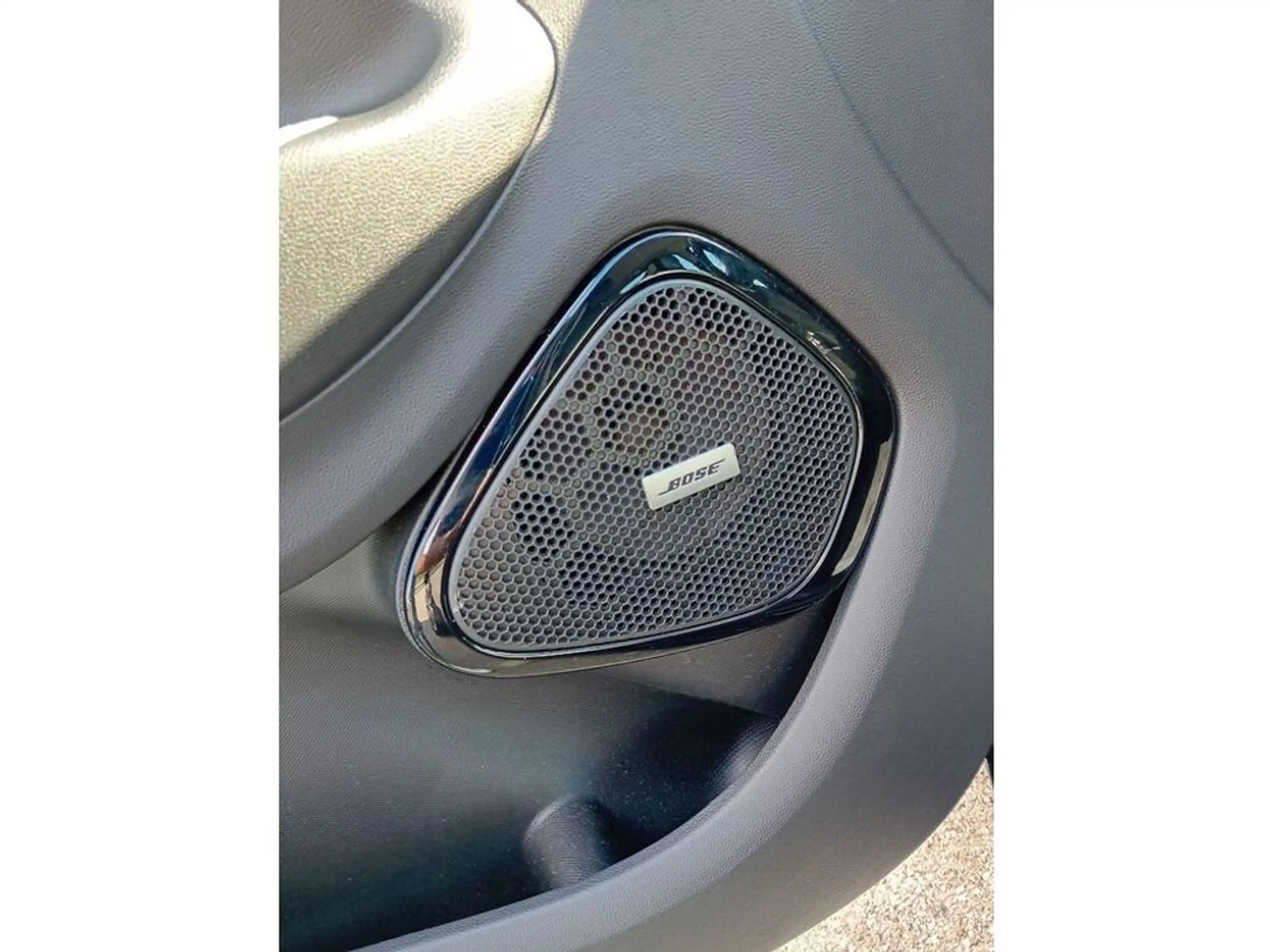 Renault ZOE Intens — photo 13