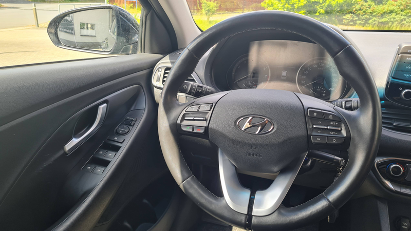 Hyundai i30 i30 1.0 T-GDI Premium Launch Edition — photo 11