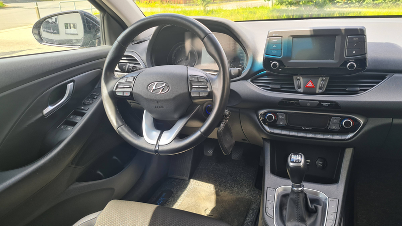 Hyundai i30 i30 1.0 T-GDI Premium Launch Edition — photo 9