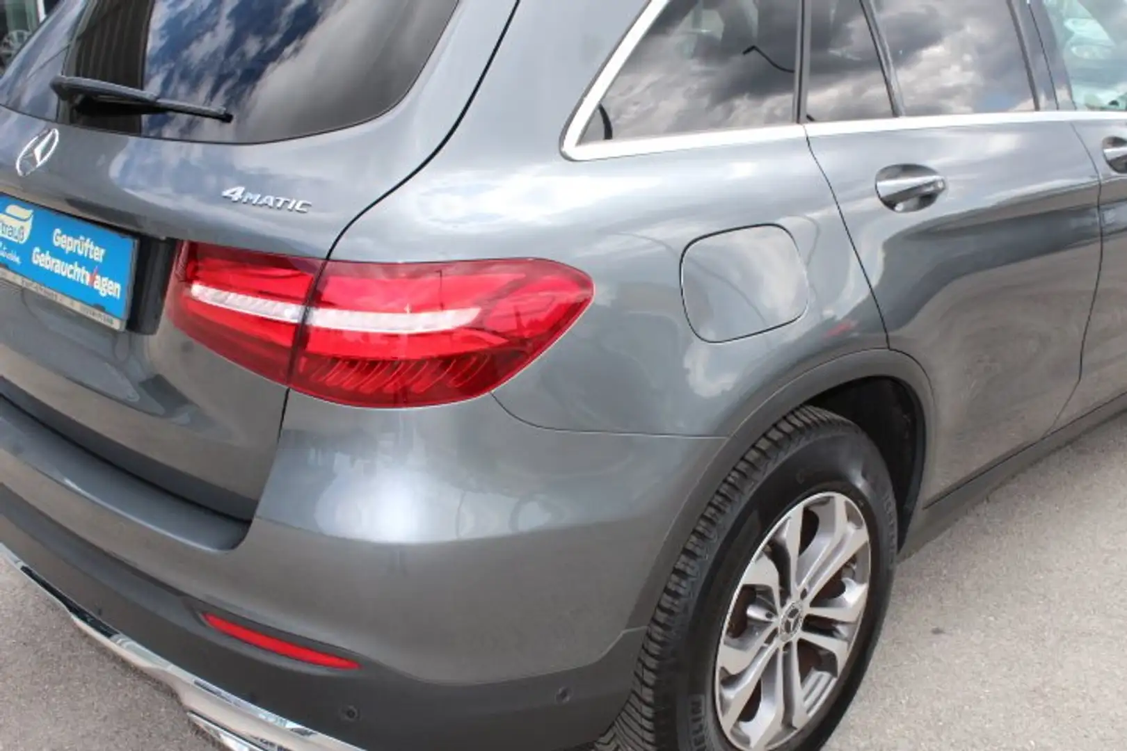 Mercedes-Benz GLC 220 220d 4MATIC Aut. Grijs - 2