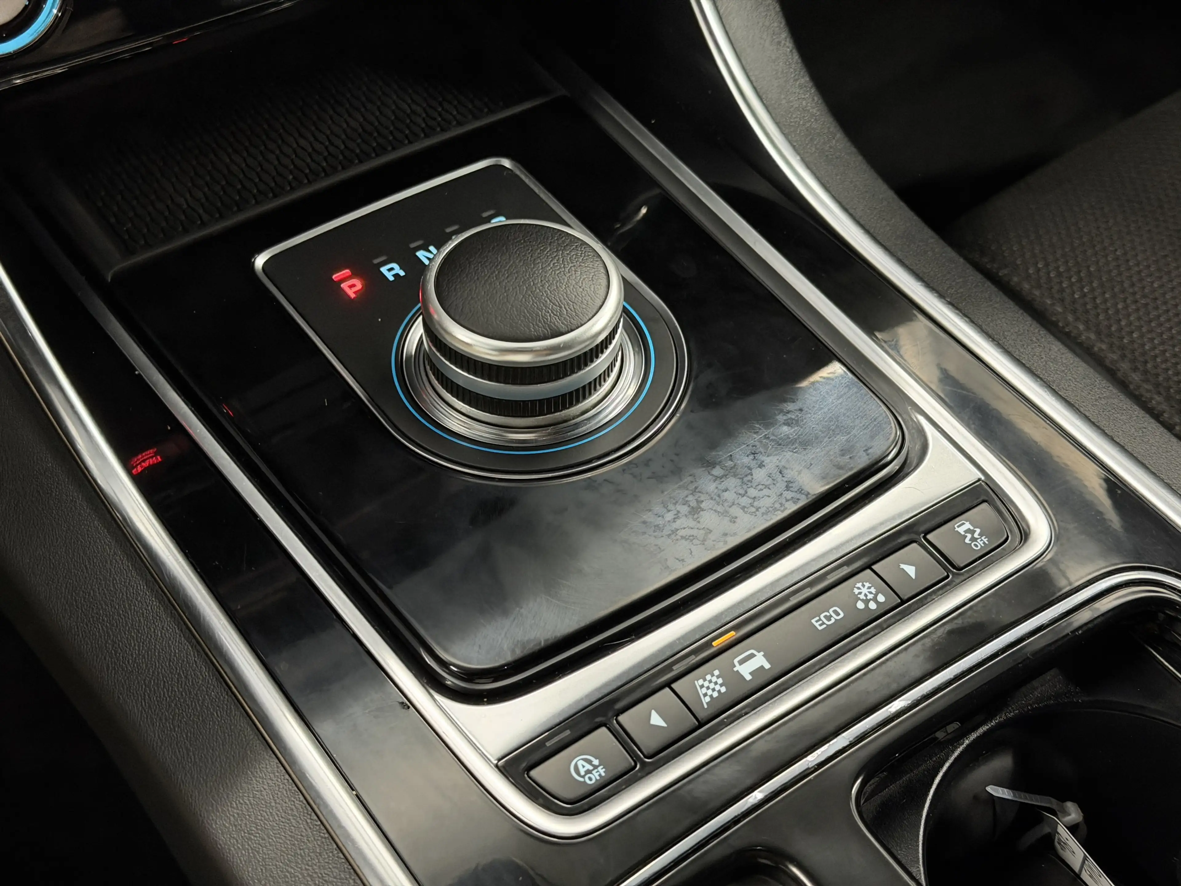 Jaguar XE R-Sport | Bi Xenon | DAB | SPURH.ASSIST. — photo 19