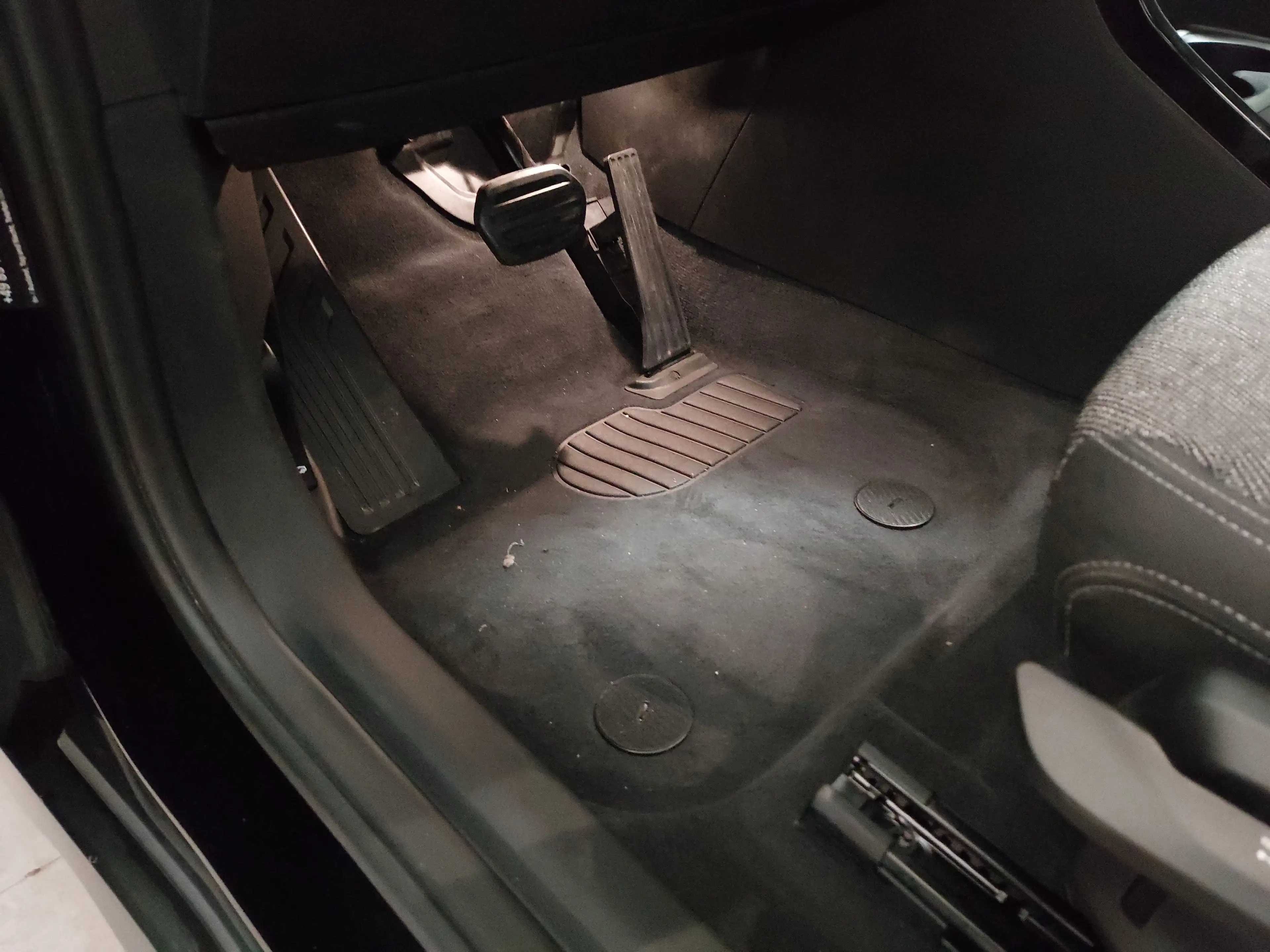 BMW iX1 xDrive30e Navi LED Curved AHK — photo 7