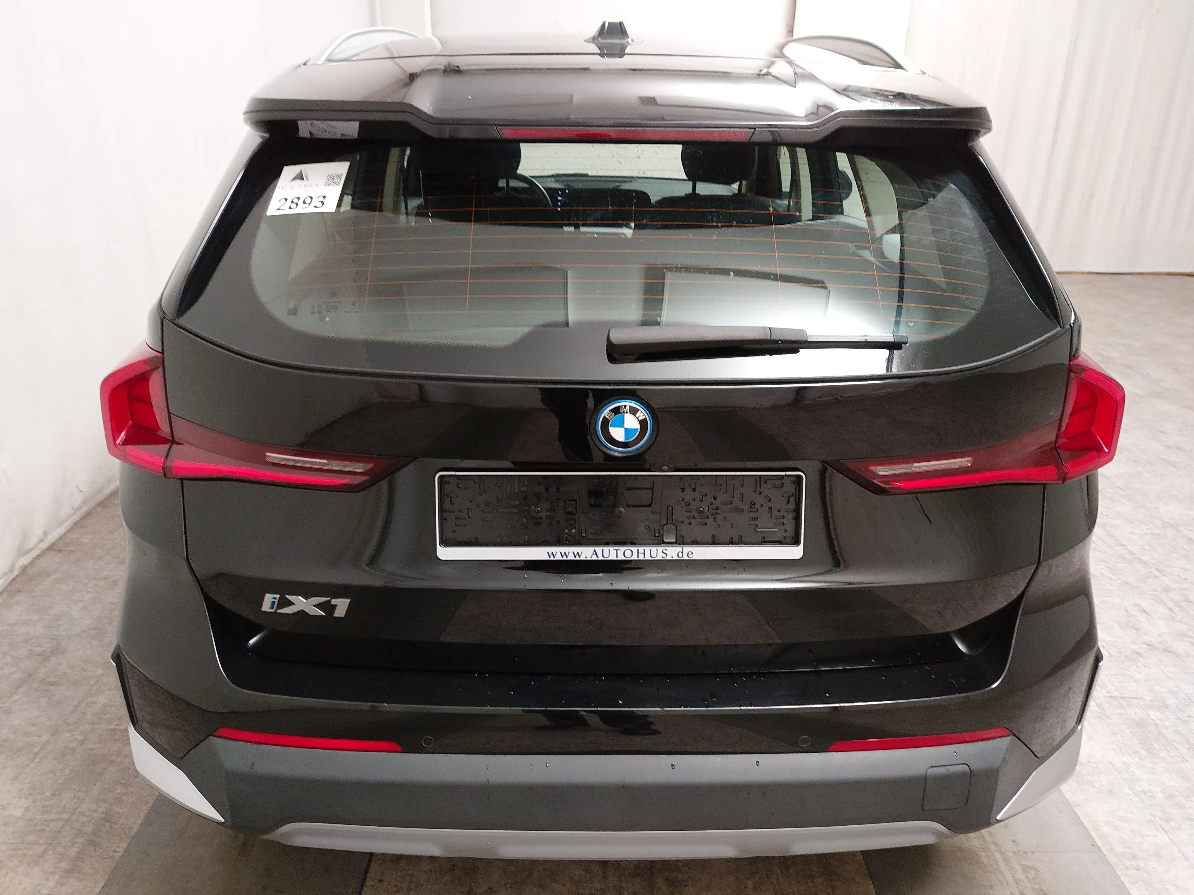 BMW iX1 xDrive30e Navi LED Curved AHK — photo 14