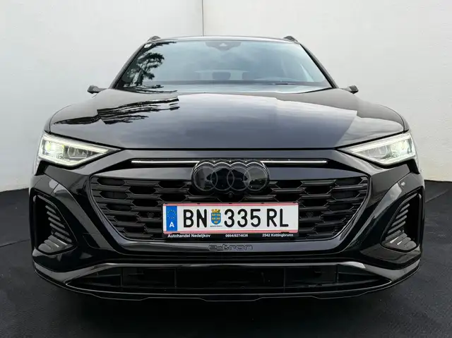 Audi Q8 e-tron 55 quattro S line-Black.Edition 106kWh Ansicht 6