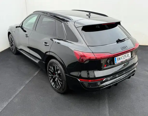 Audi Q8 e-tron 55 quattro S line-Black.Edition 106kWh Ansicht 9