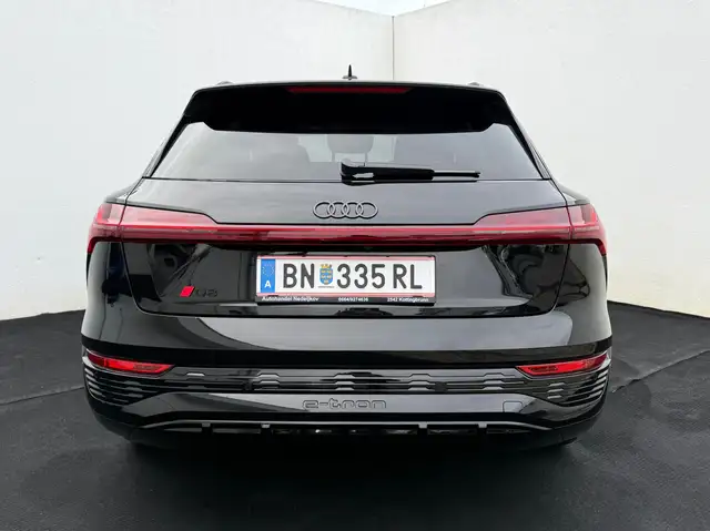 Audi Q8 e-tron 55 quattro S line-Black.Edition 106kWh Ansicht 11