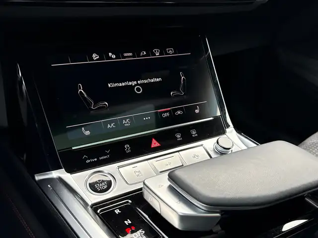 Audi Q8 e-tron 55 quattro S line-Black.Edition 106kWh Ansicht 36