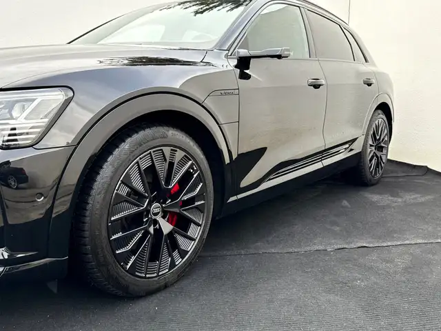 Audi Q8 e-tron 55 quattro S line-Black.Edition 106kWh Ansicht 8