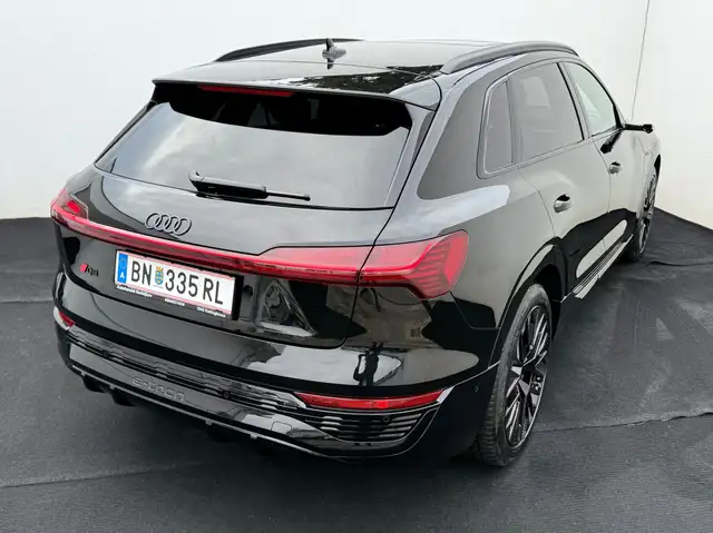 Audi Q8 e-tron 55 quattro S line-Black.Edition 106kWh Ansicht 12