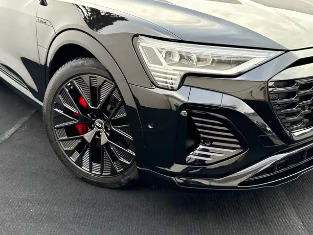 Audi Q8 e-tron 55 quattro S line-Black.Edition 106kWh Ansicht 4