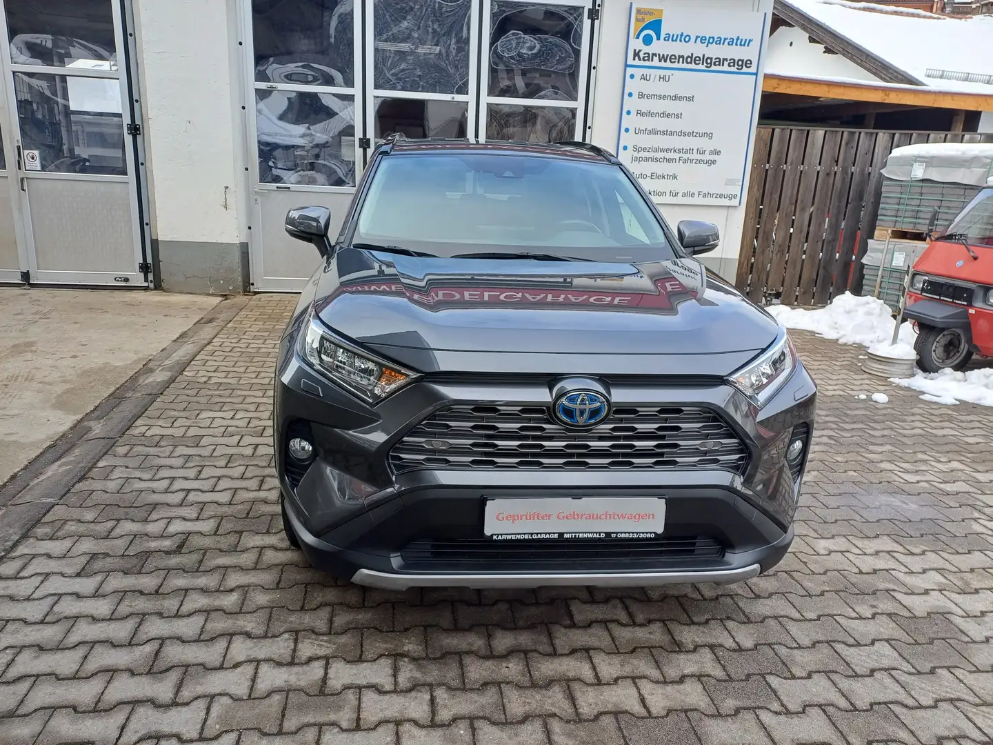 Toyota RAV 4 Hybrid 4x4 Team Deutschland Gris - 1