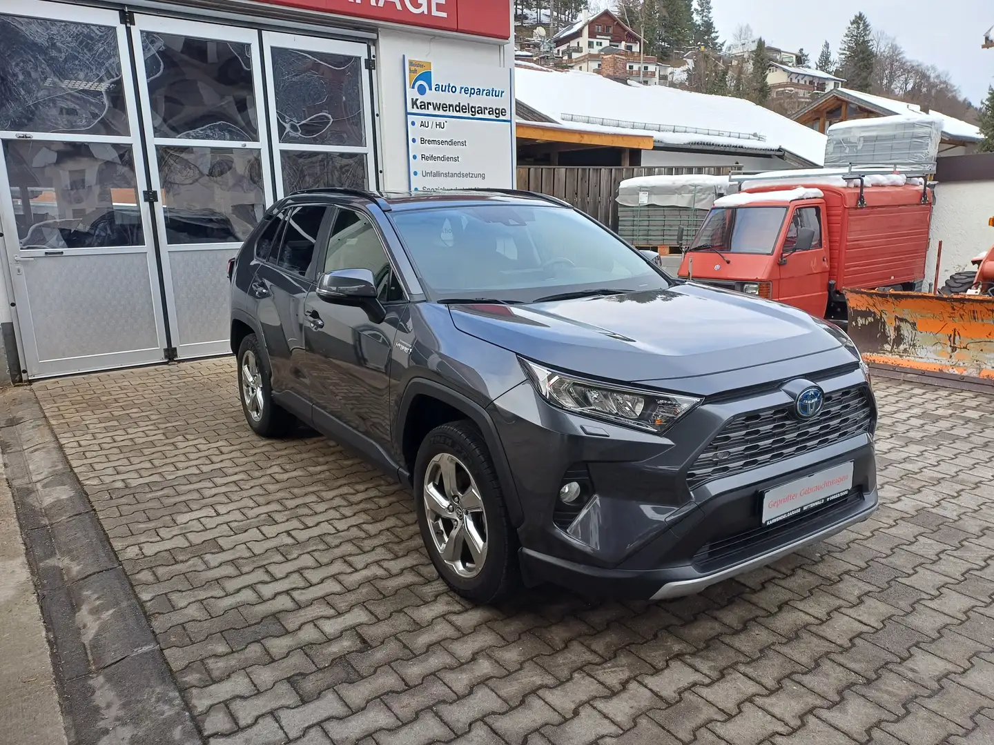Toyota RAV 4 Hybrid 4x4 Team Deutschland Gris - 2