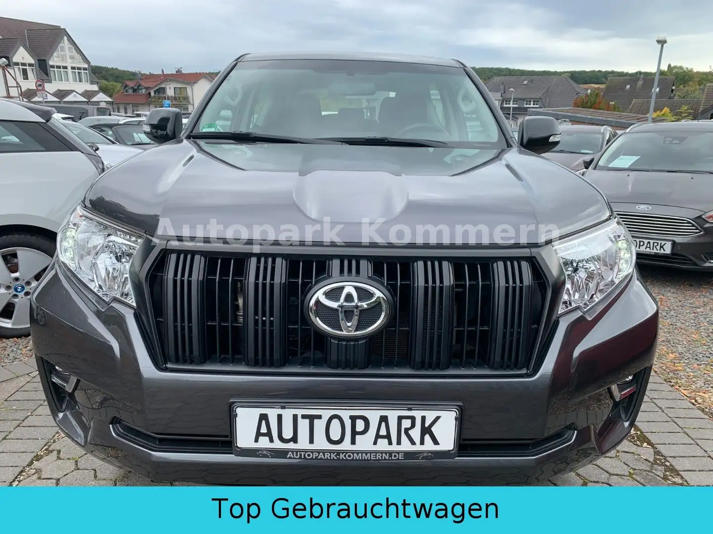 Toyota Land Cruiser *Klima*1 Hand*2,8L*150KW* Gris - 2