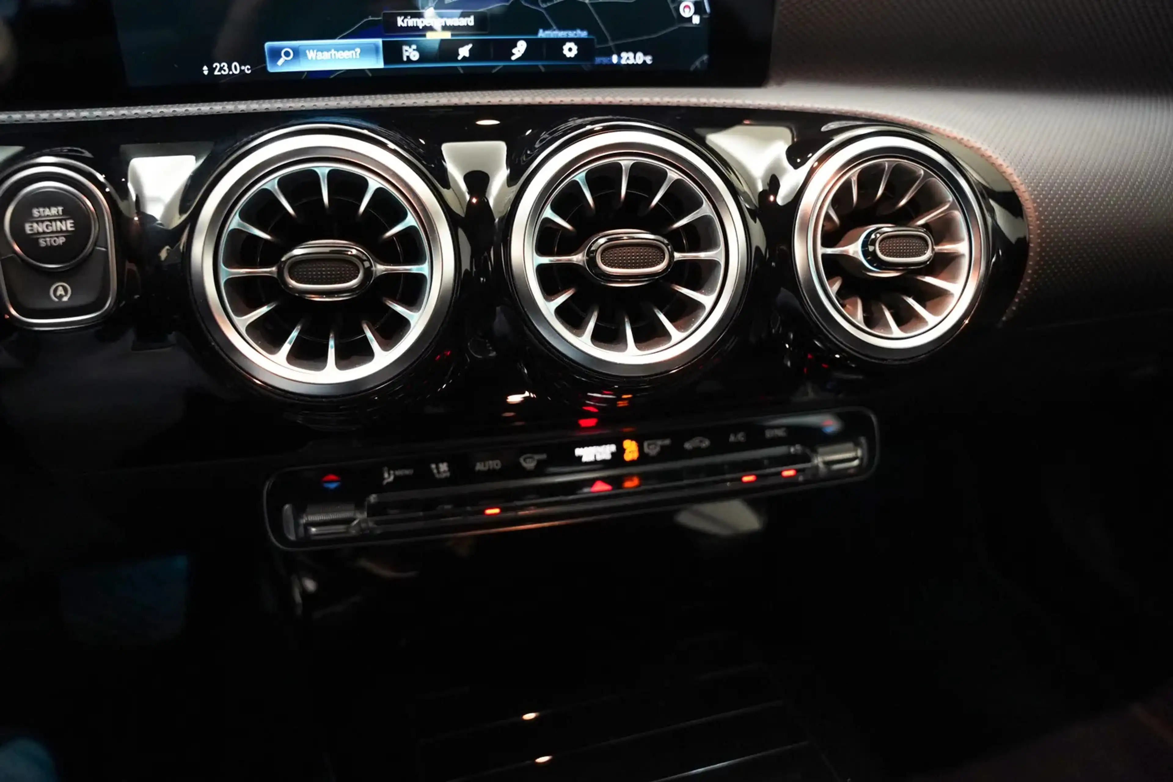 Mercedes-Benz CLA 180 Shooting Brake Business Solution Luxury Aut. [ LED — photo 9