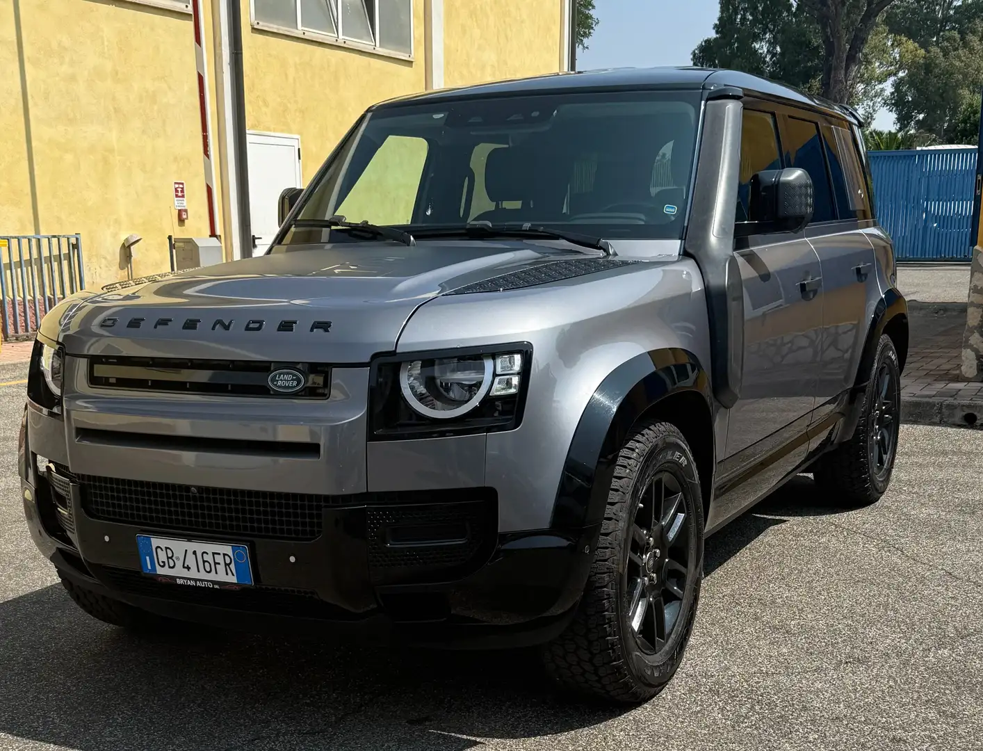 Land Rover Defender 110 2.0d sd4 S awd 200cv auto - 1