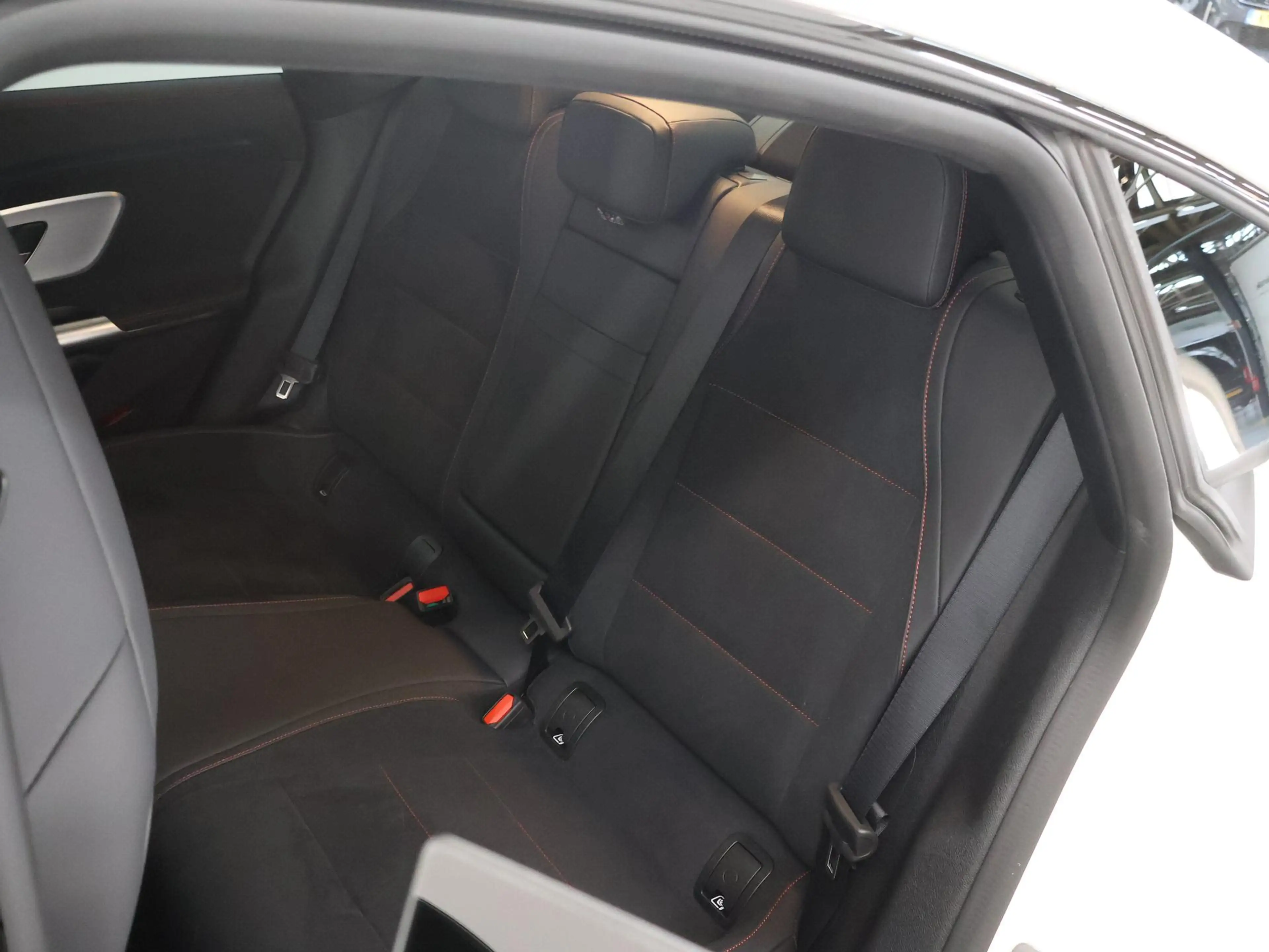 Mercedes-Benz CLA 250 250+ Launch Edition 85.5 kWh | Night | Panoramadak — photo 11