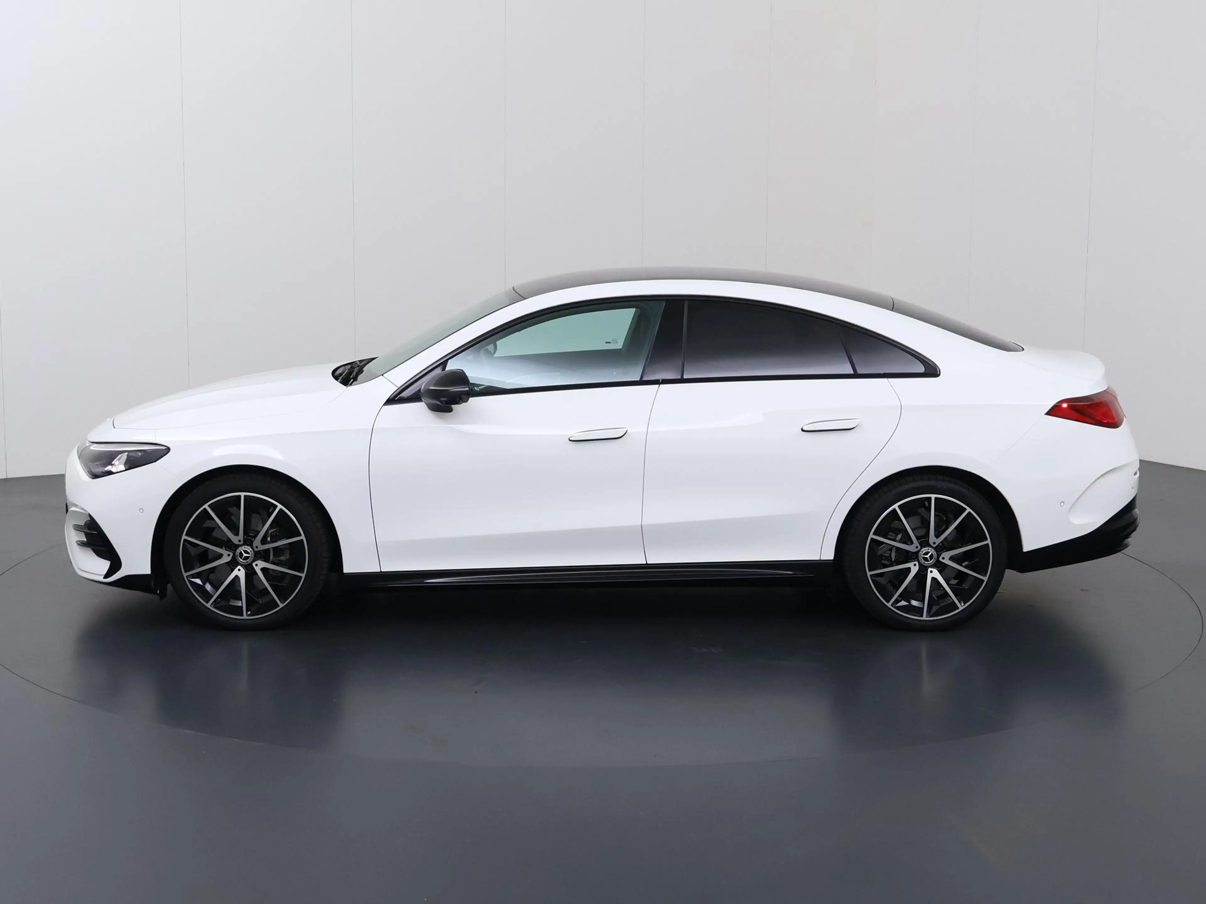 Mercedes-Benz CLA 250 250+ Launch Edition 85.5 kWh | Night | Panoramadak — photo 5