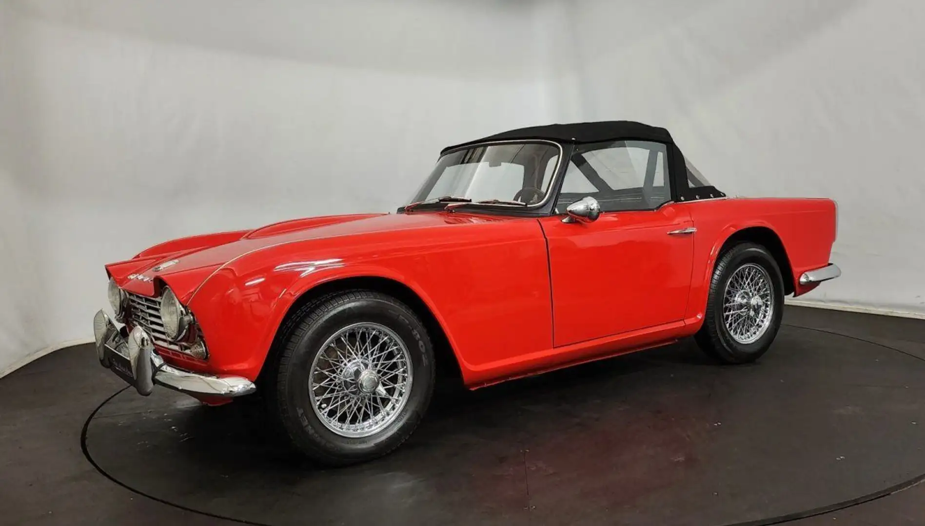 Triumph TR4 Rojo - 2