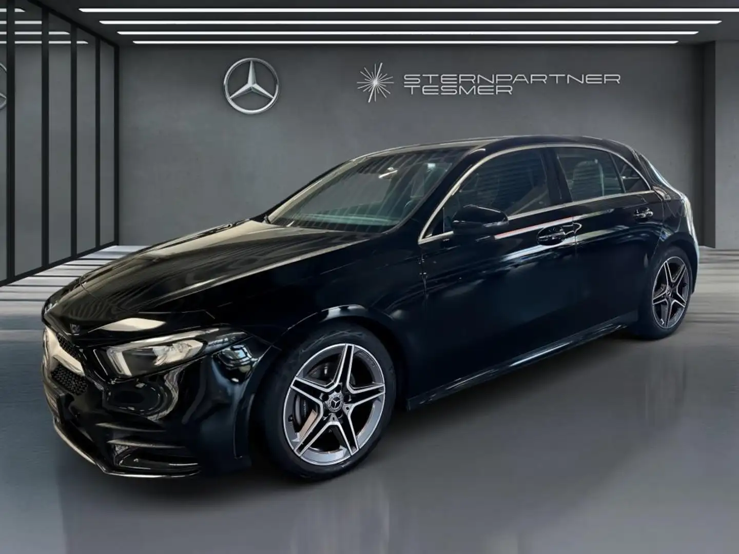 Mercedes-Benz A 200 AMG+MBUX+DISTRONIC+SOUND+AMBIENTE+KAMERA Zwart - 2