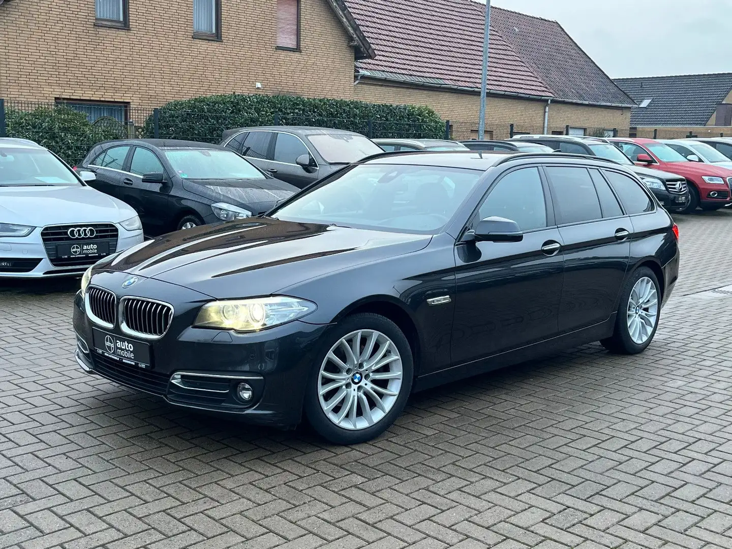 BMW 520 d 4x4+Leder+Navi+Xenon+Kamera+Head Up+TÜV neu Grijs - 1