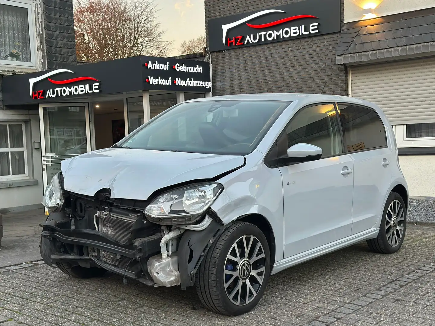 Volkswagen up! e-up! *AUTOMATIK*TEMP*SHZ*KLIMA*TÜV Weiß - 1
