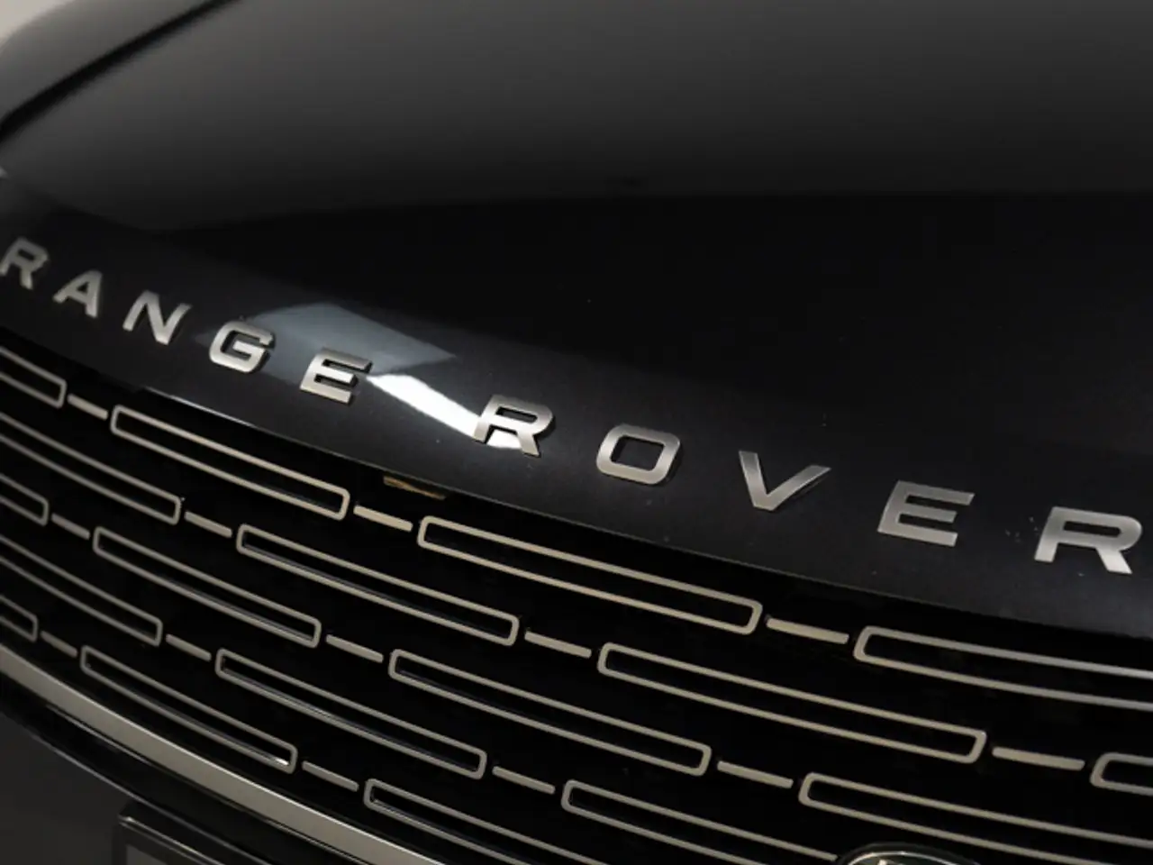 Land Rover Range Rover photo Land Rover Range Rover
