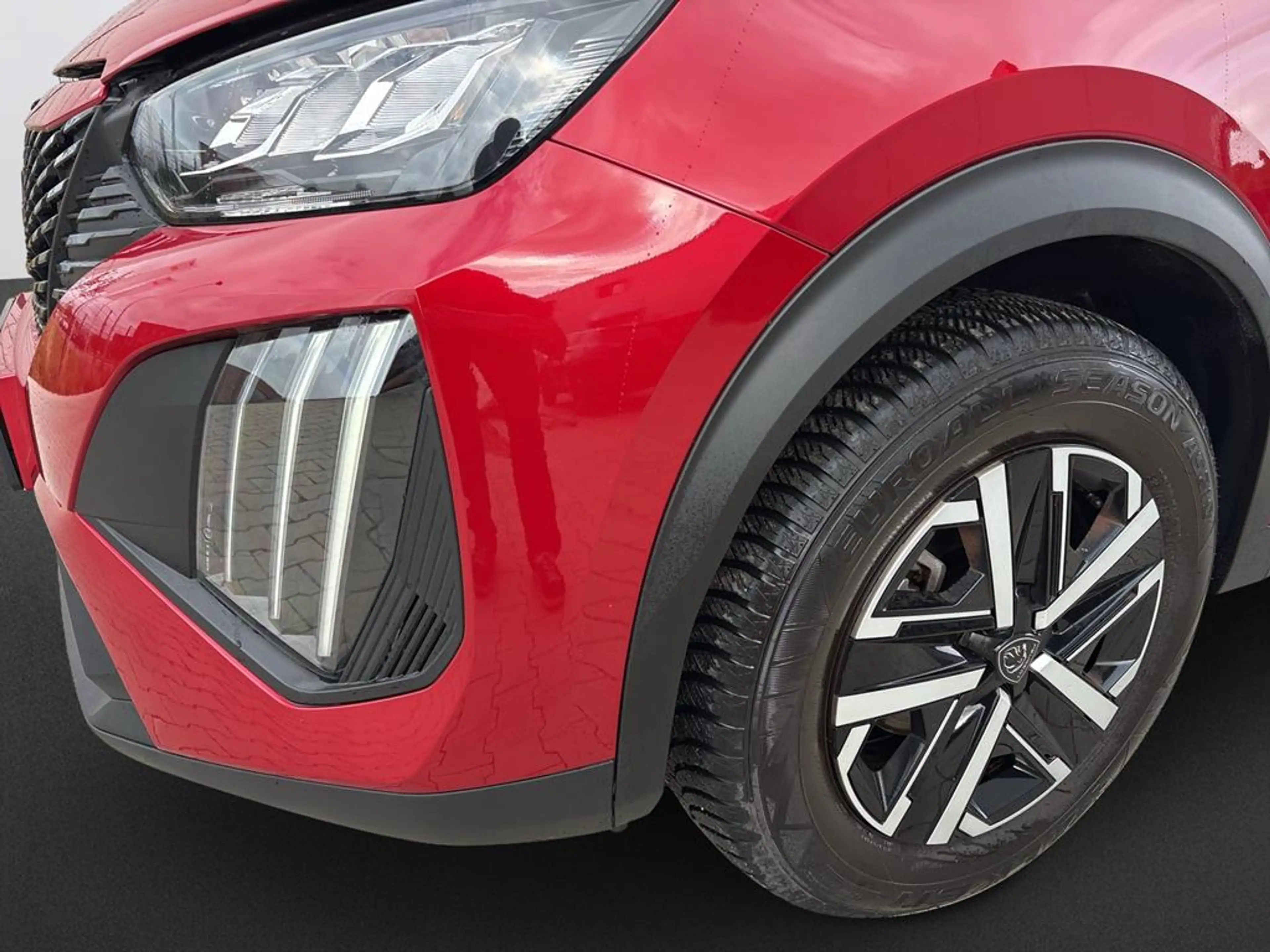 Peugeot 2008 1.2 PureTech 100 Active — photo 9