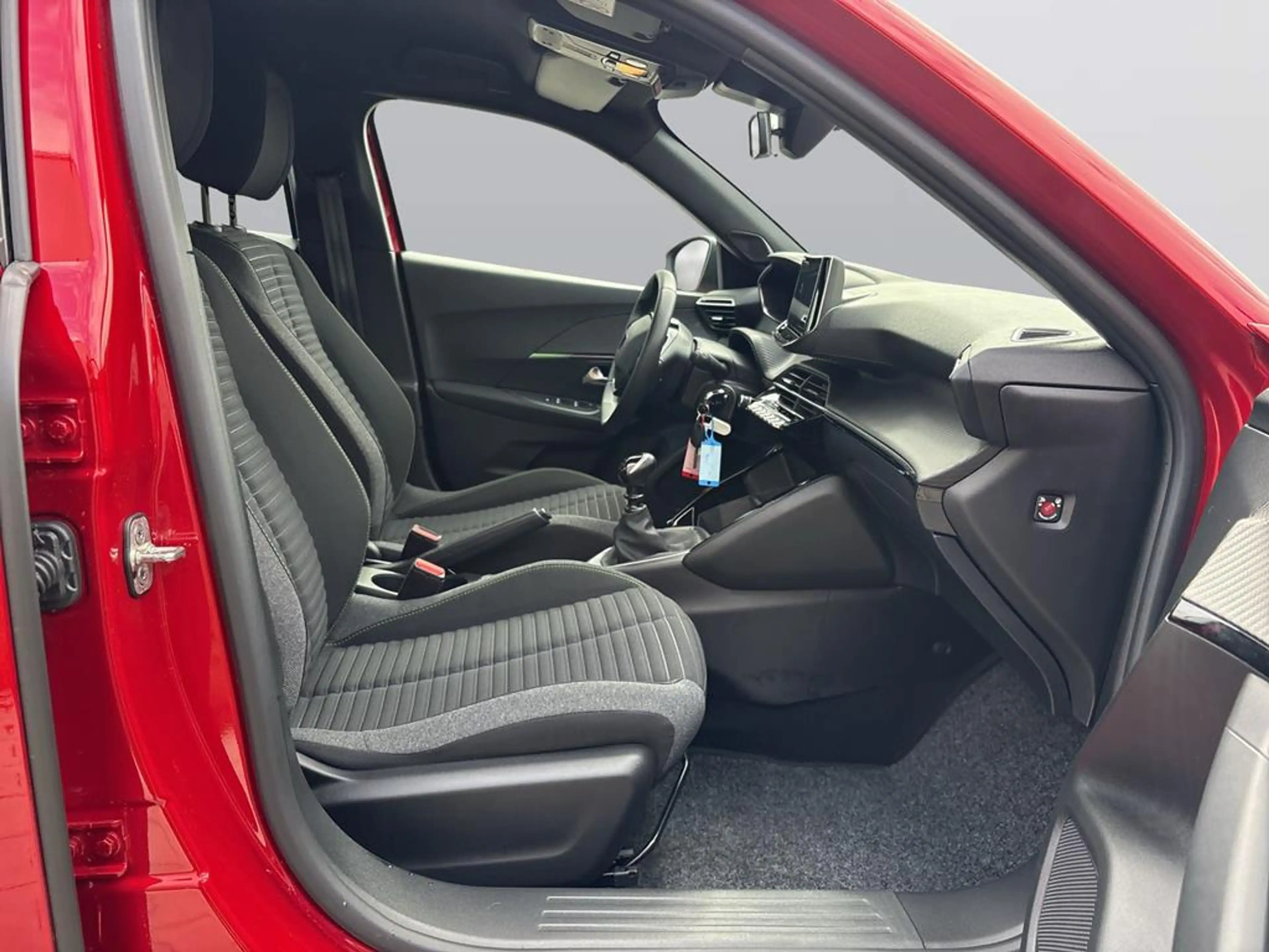 Peugeot 2008 1.2 PureTech 100 Active — photo 11