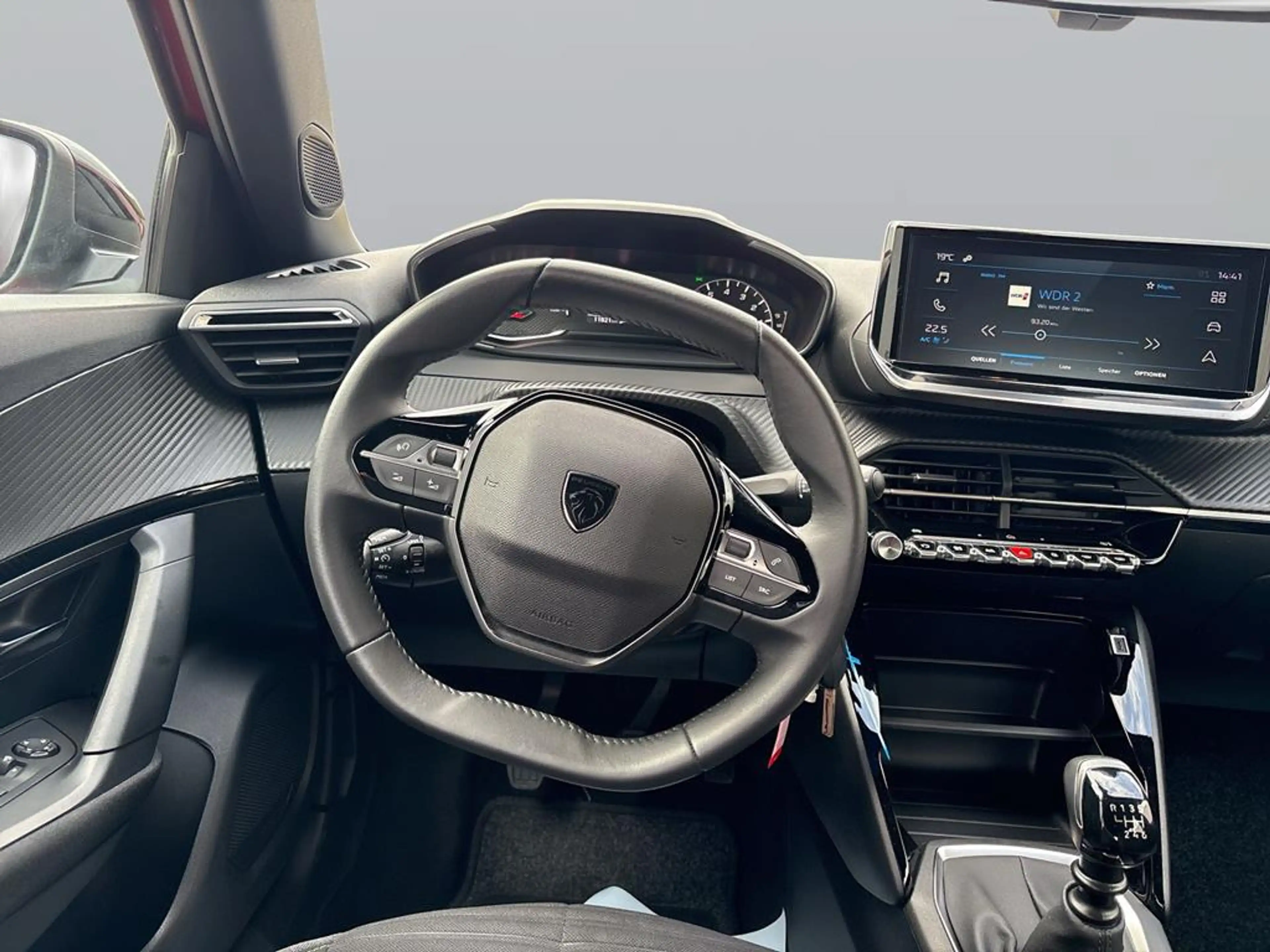 Peugeot 2008 1.2 PureTech 100 Active — photo 13