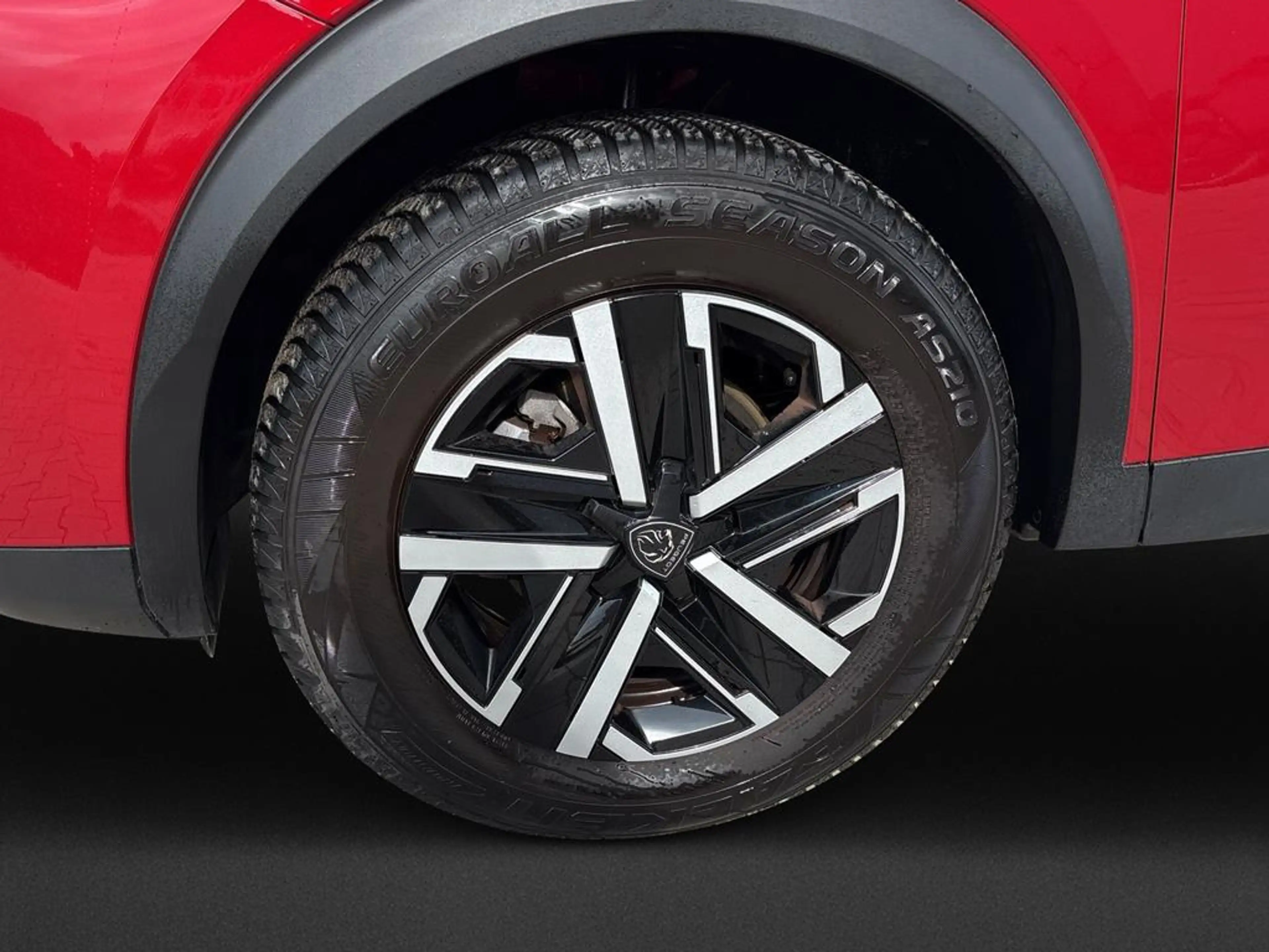 Peugeot 2008 1.2 PureTech 100 Active — photo 8