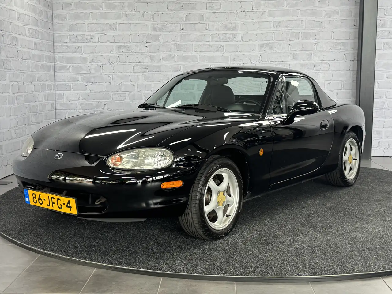 Mazda MX-5 1.6i Hardtop, foto 5