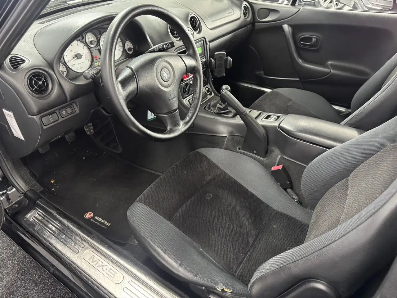 Mazda MX-5 1.6i Hardtop, foto 3
