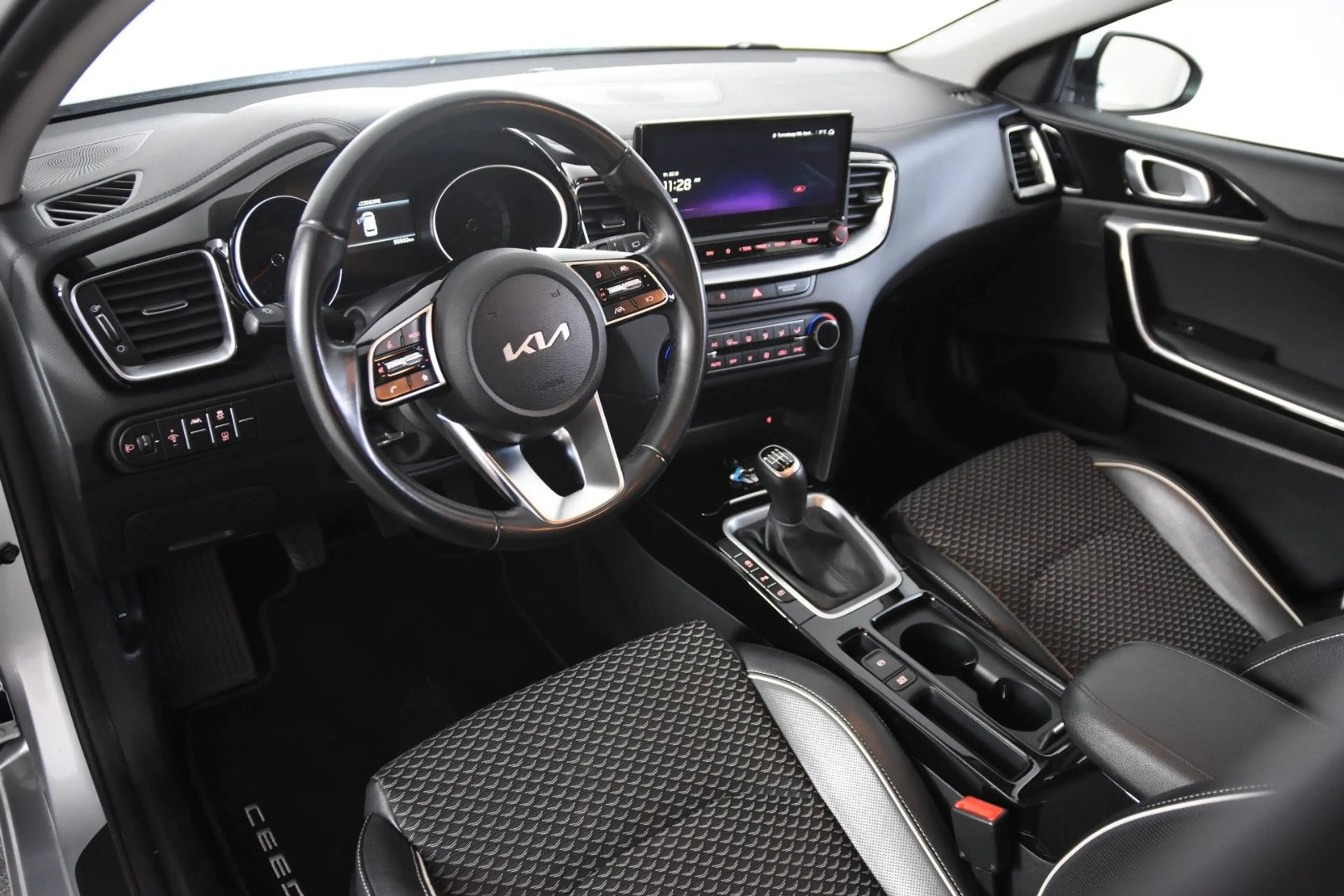 Kia Ceed SW / cee'd SW *1.Hand*T-Leder*Navi*Kamera* — photo 9