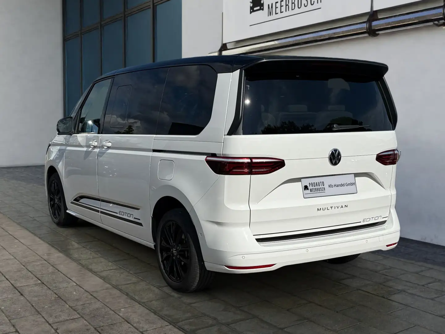 Volkswagen T7 Multivan Edition AHK/HEADUP/PANO/STNDHZNG/ACC Weiß - 2