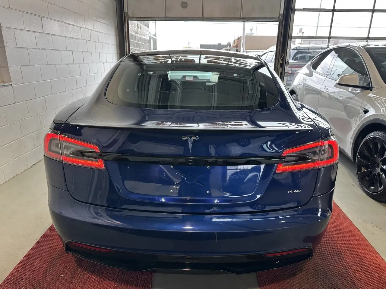 Tesla Model S снимка Tesla Model S